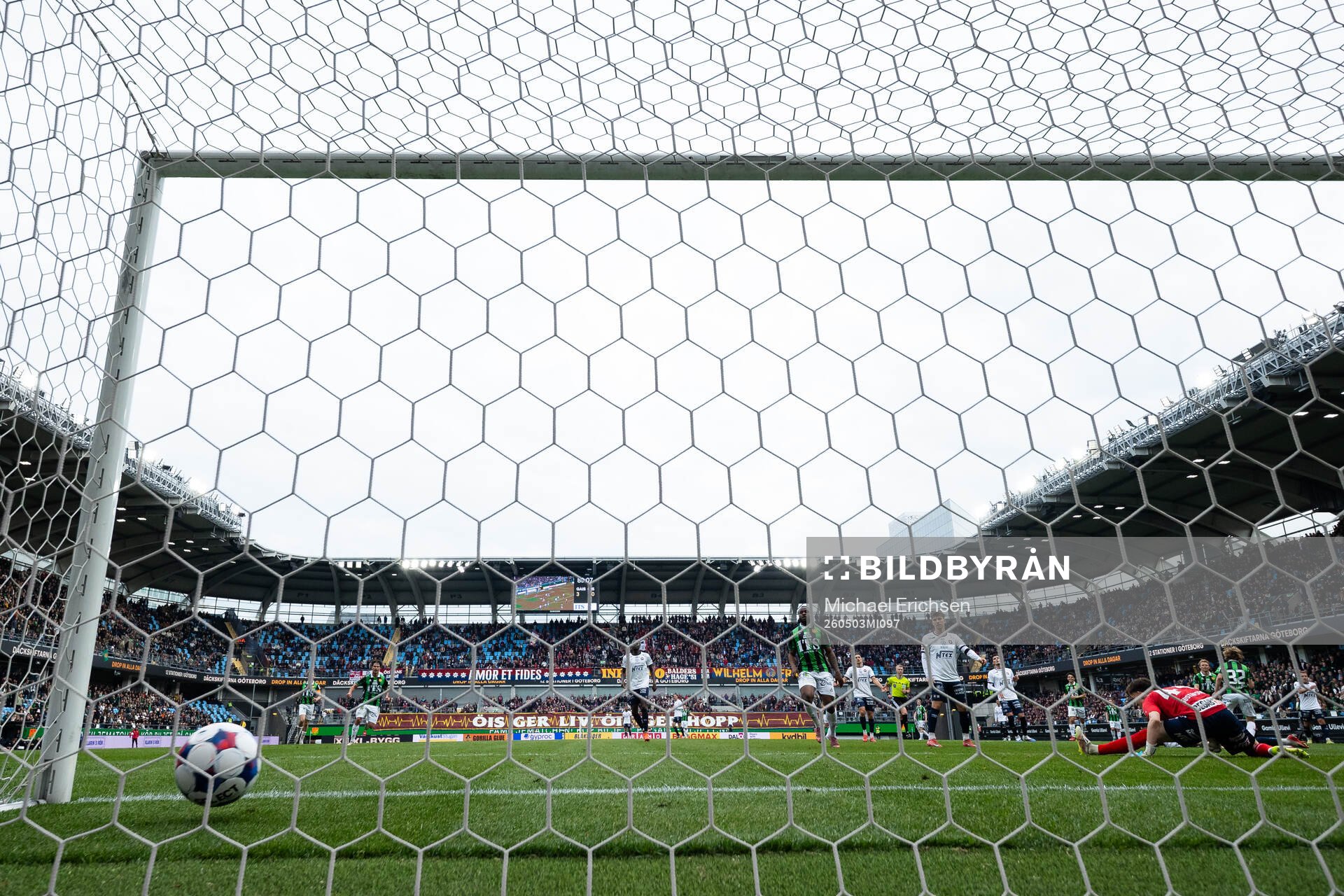 GAIS Oscar Pettersson skjuter 4-0 i mål bakom Örgrytes