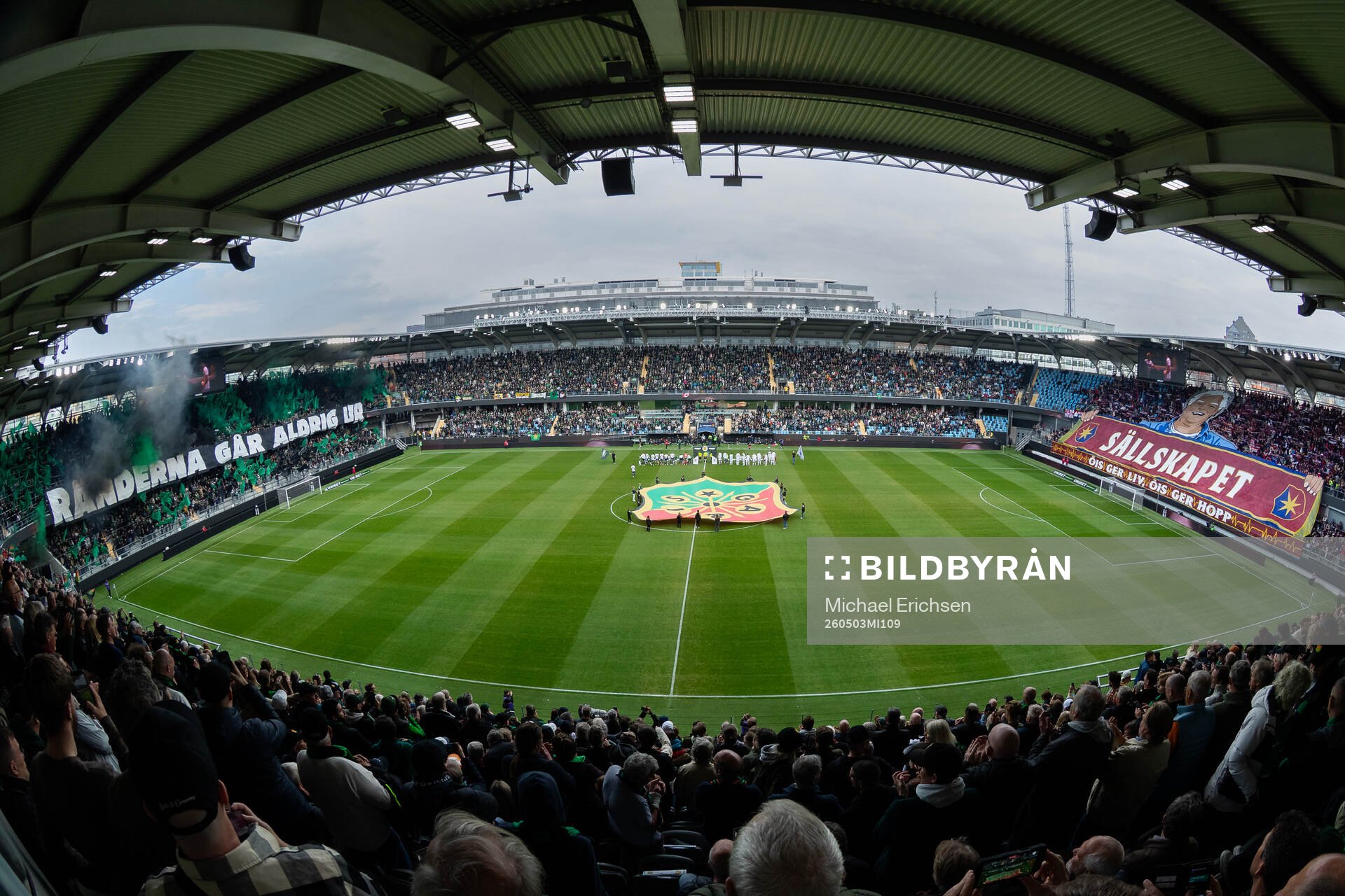 GAIS klack och Örgrytes klack med Tifo