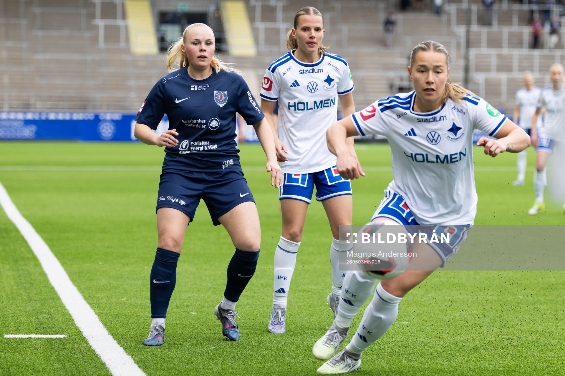 Eskilstuna United DFFs Viivi Ollonqvist mot IFK