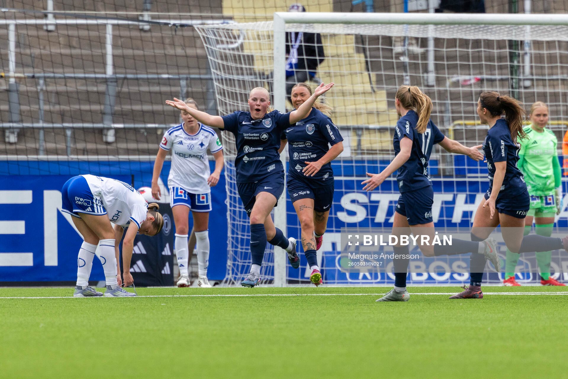 Eskilstuna United DFFs Viivi Ollonqvist jublar