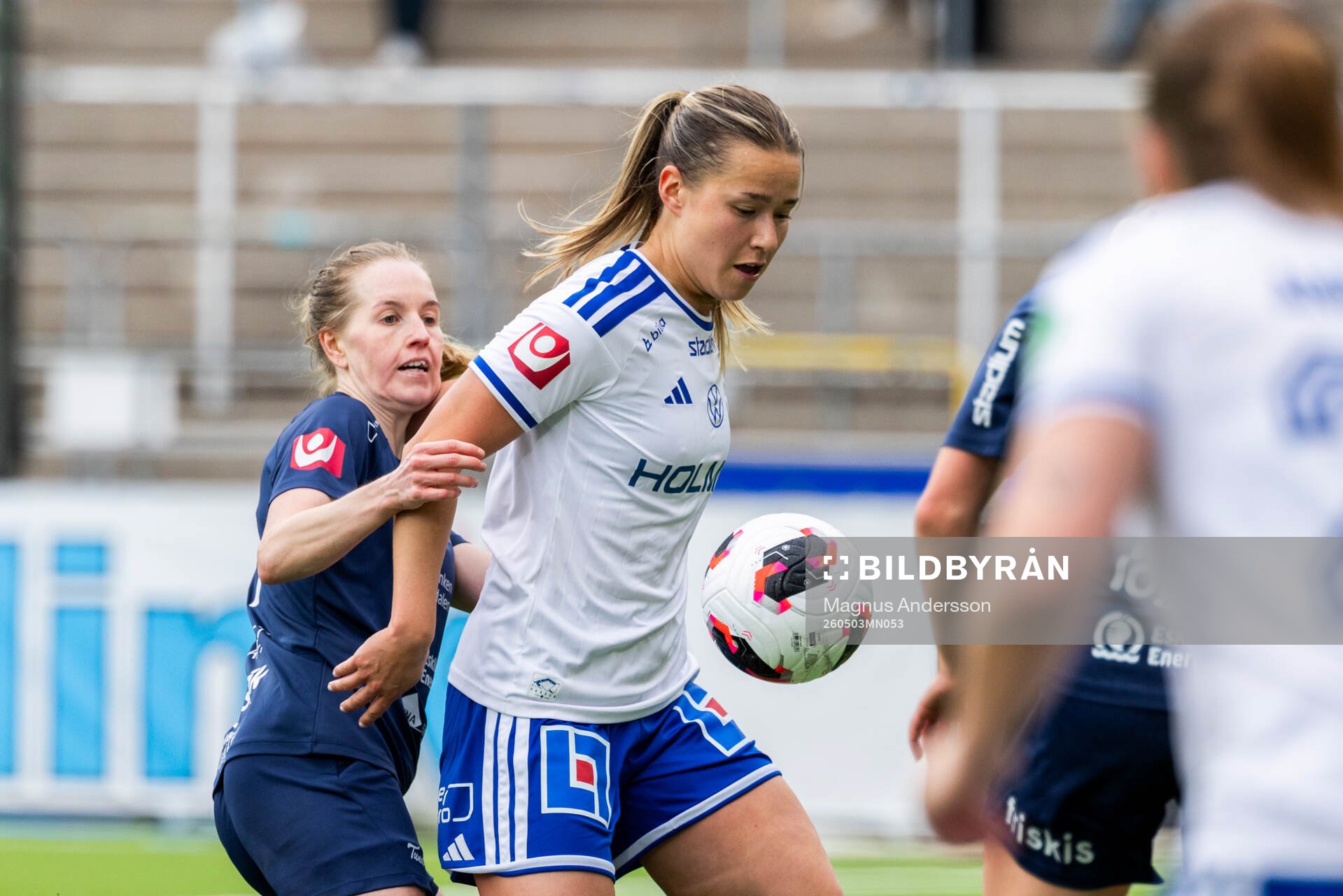 Eskilstuna United DFFs Ellen Schampi och IFK Norrköpings