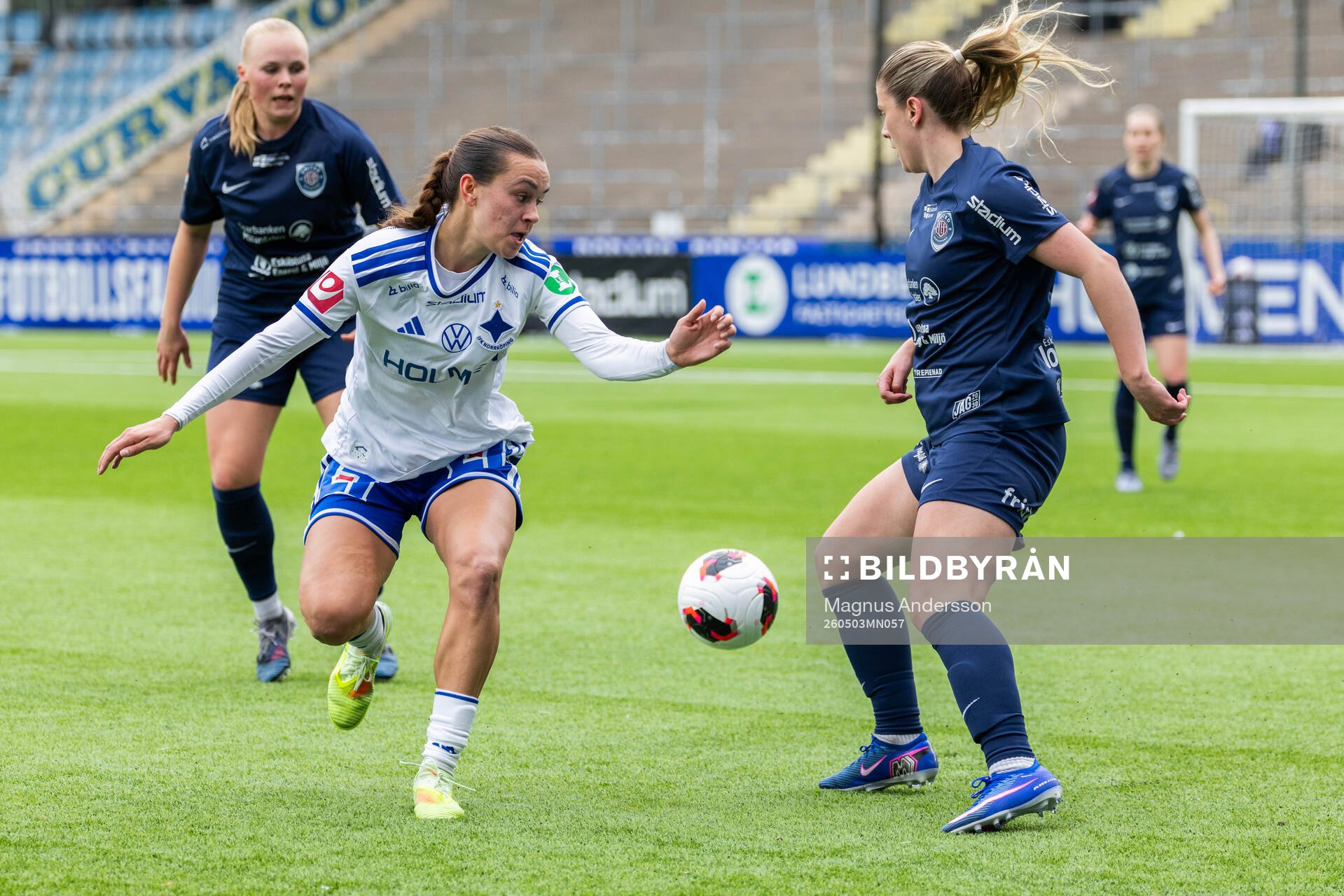 IFK Norrköpings Isabella Sibley och Eskilstuna United DFFs