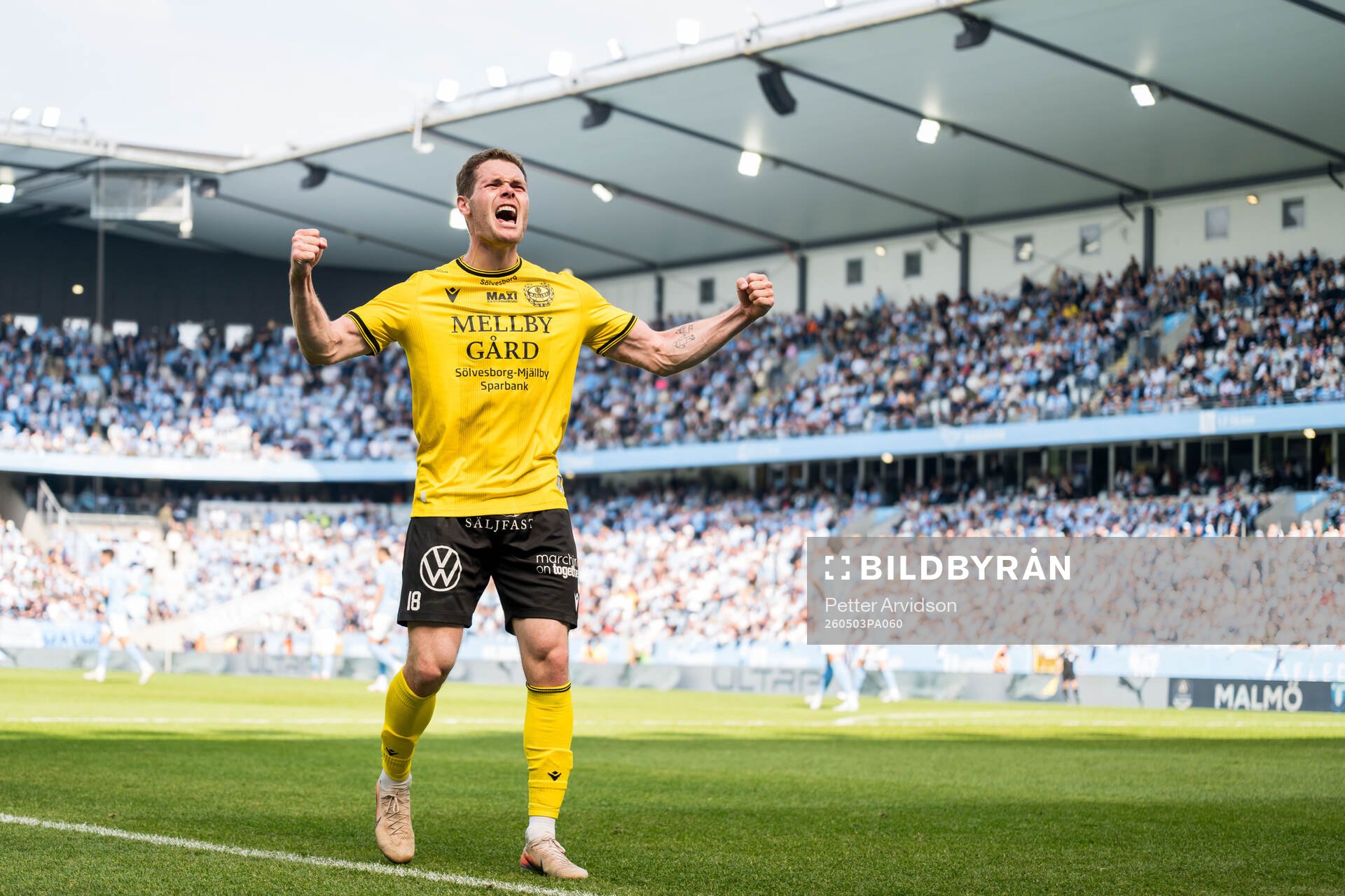 Mjällbys Jacob Bergström jublar