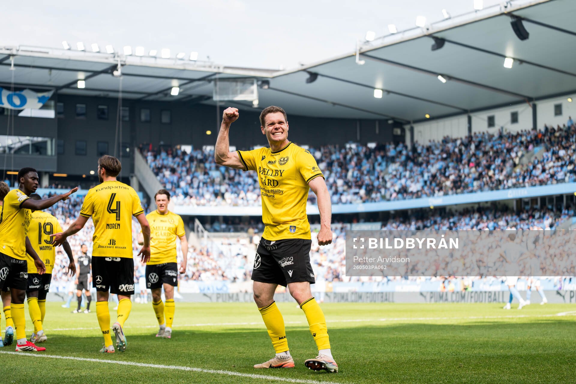 Mjällbys Jacob Bergström jublar