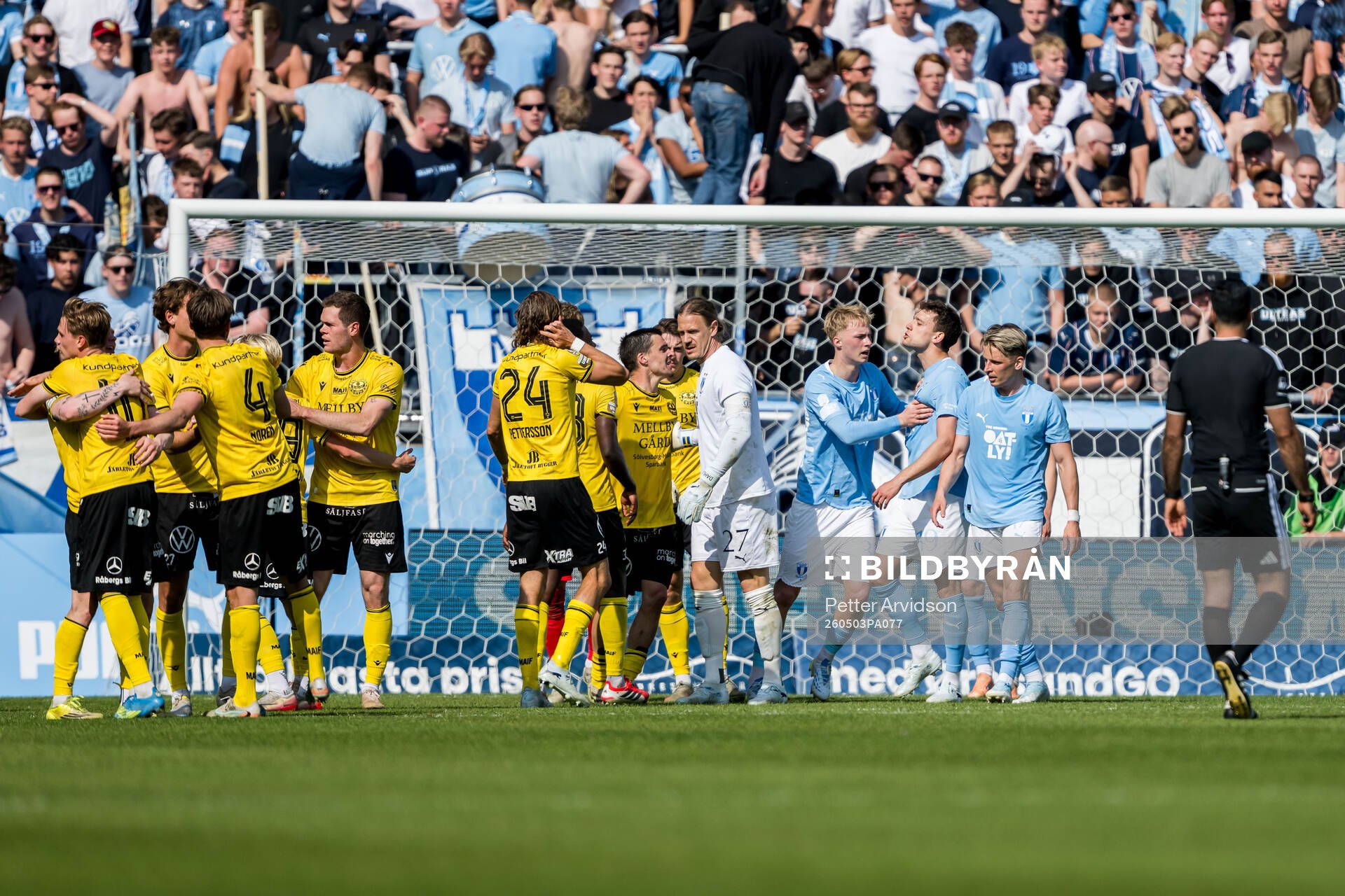 Malmö FFs målvakt Johan Dahlin, Daniel Gudjohnsen, Colin