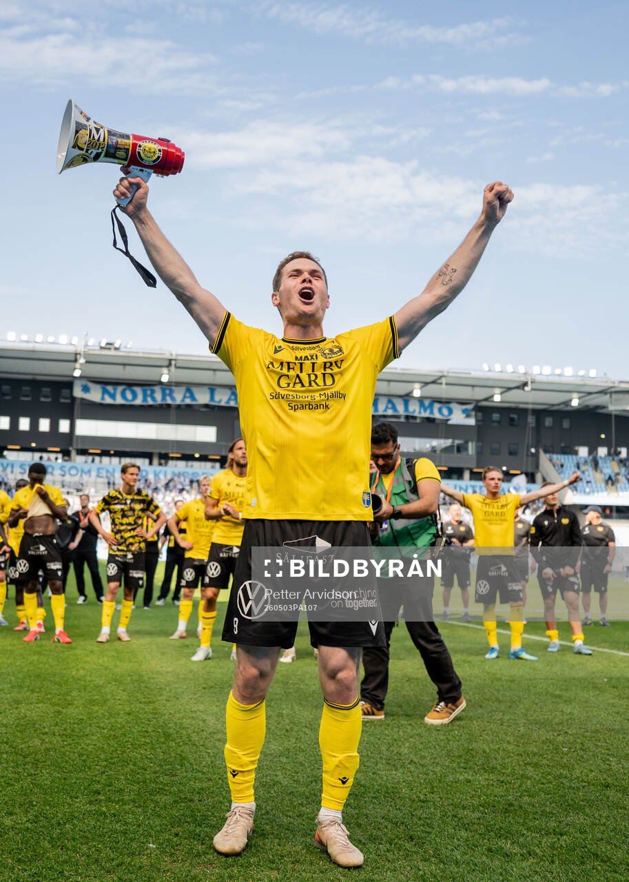Mjällbys Jacob Bergström jublar