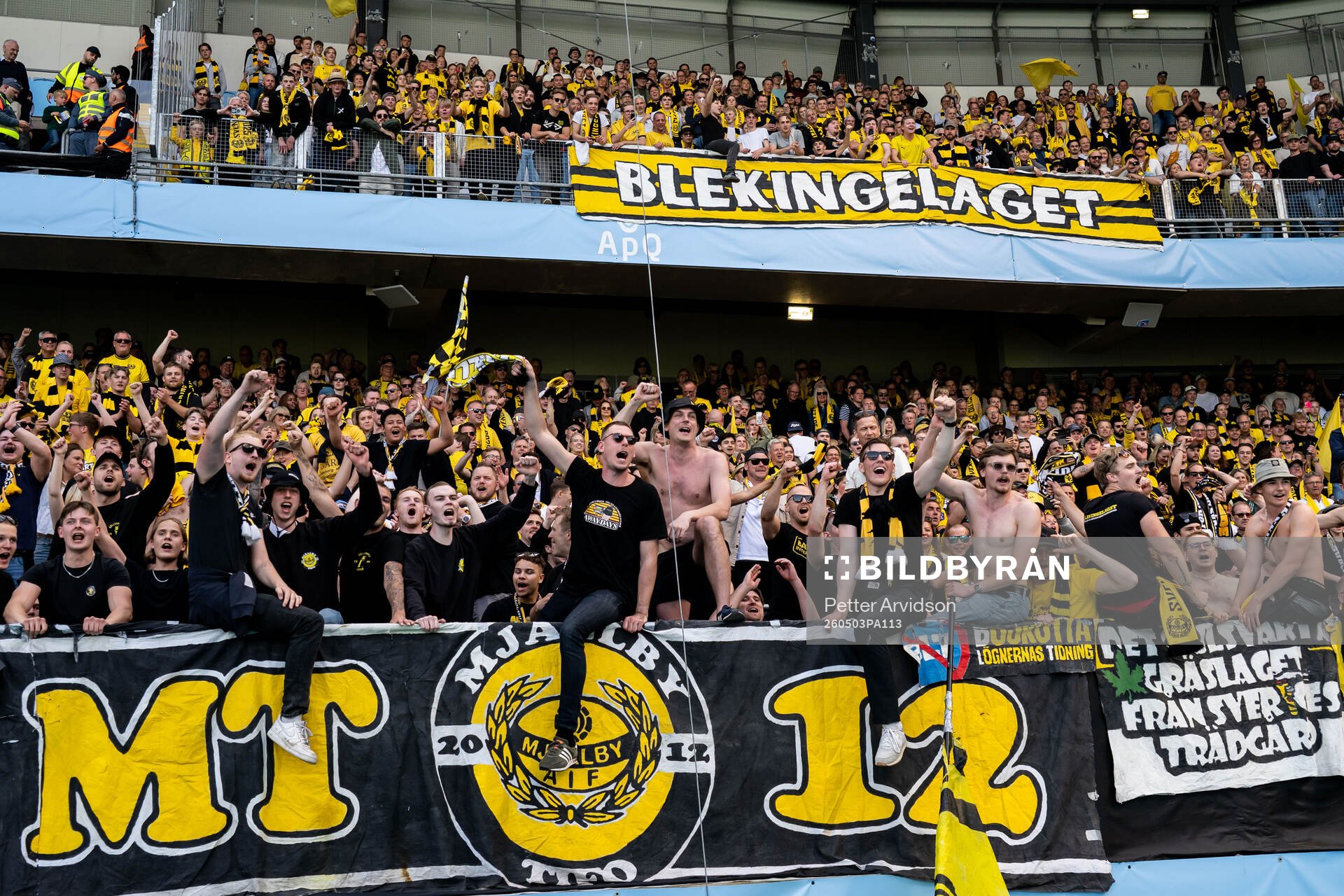 Mjällbys supportrar jublar