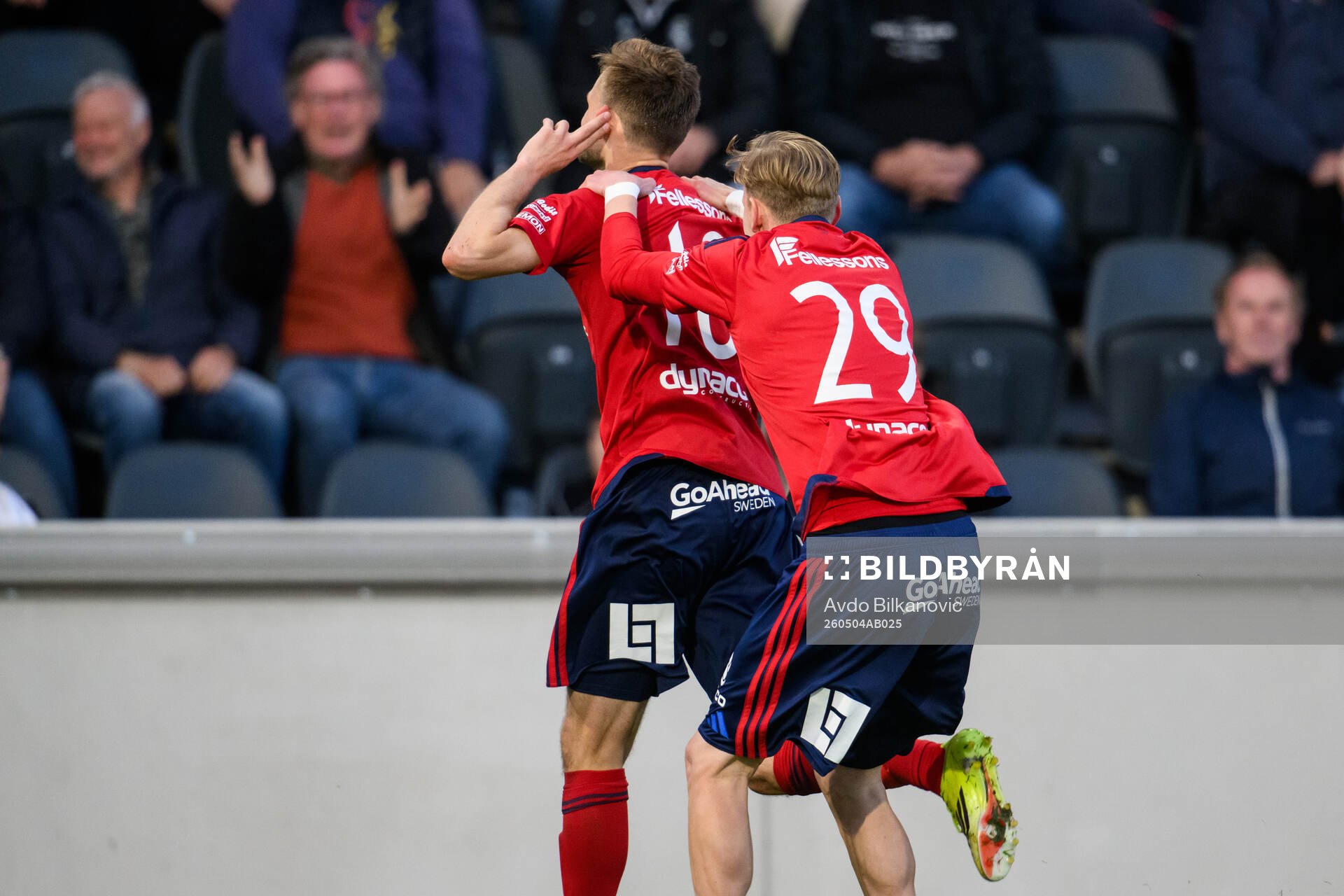 Östers Oscar Uddenäs jublar