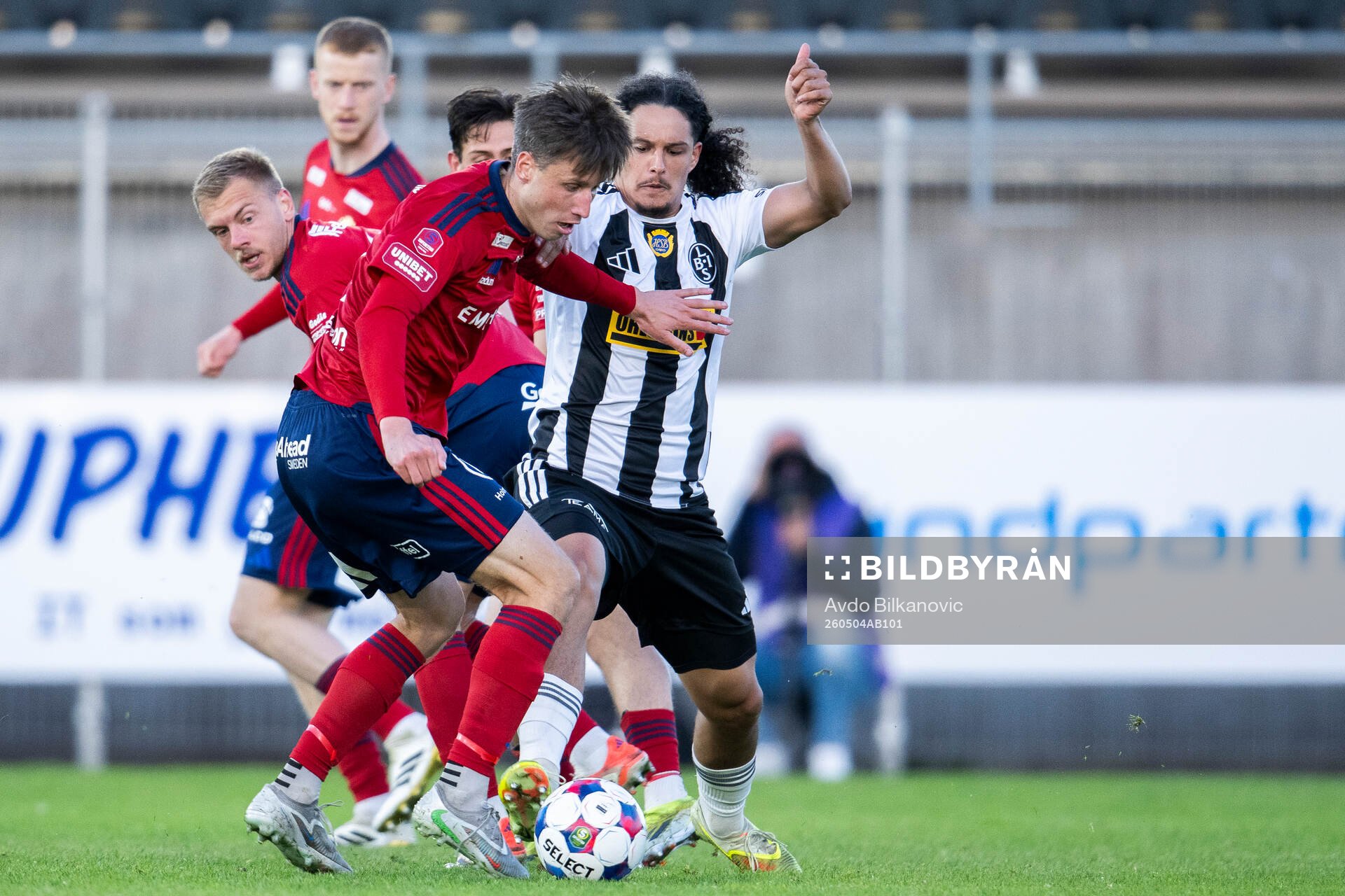 Landskronas André Alvarez Perez och Östers Filip Olsson