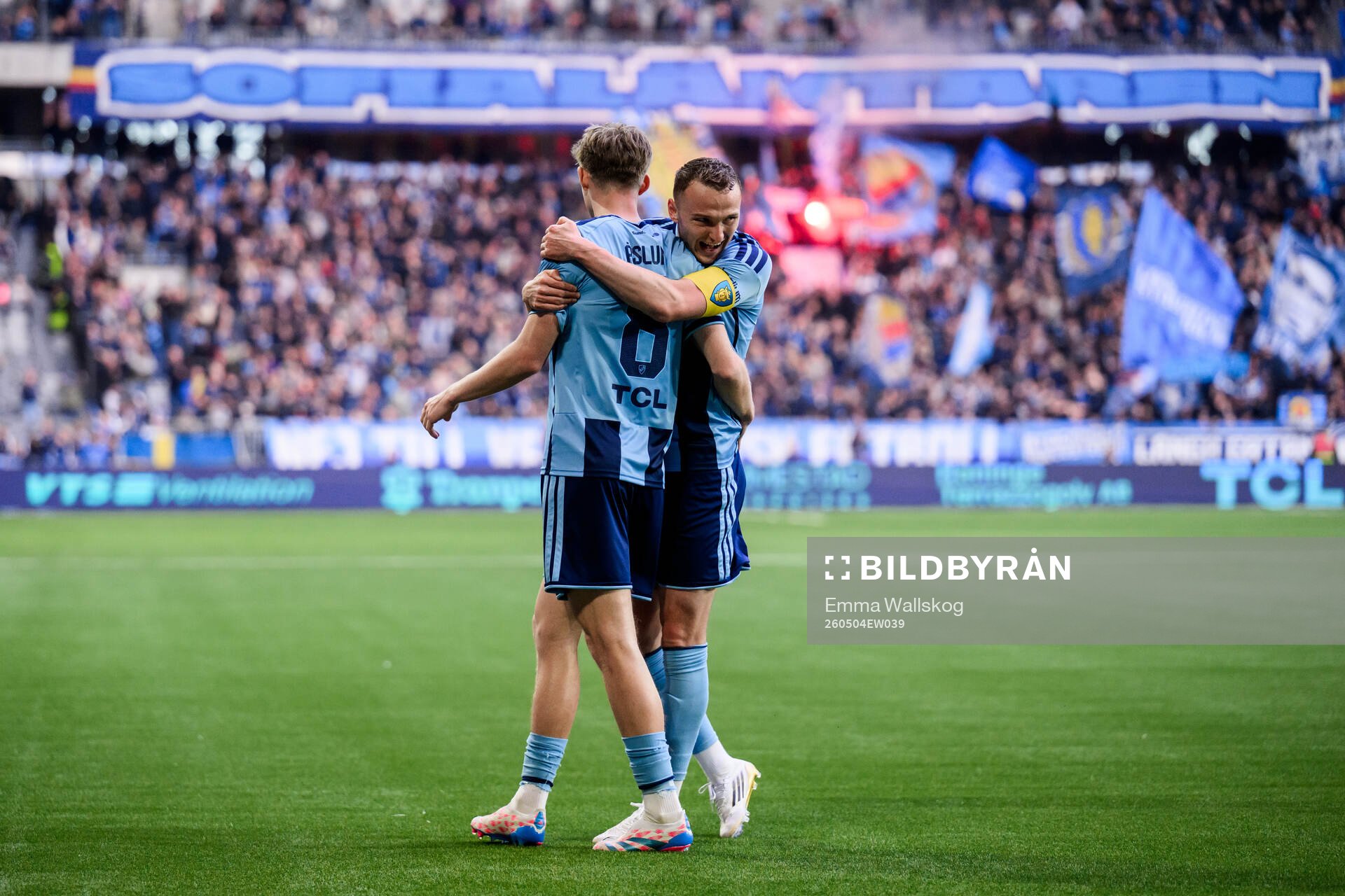 Djurgårdens Patric Åslund och Piotr Johansson jublar