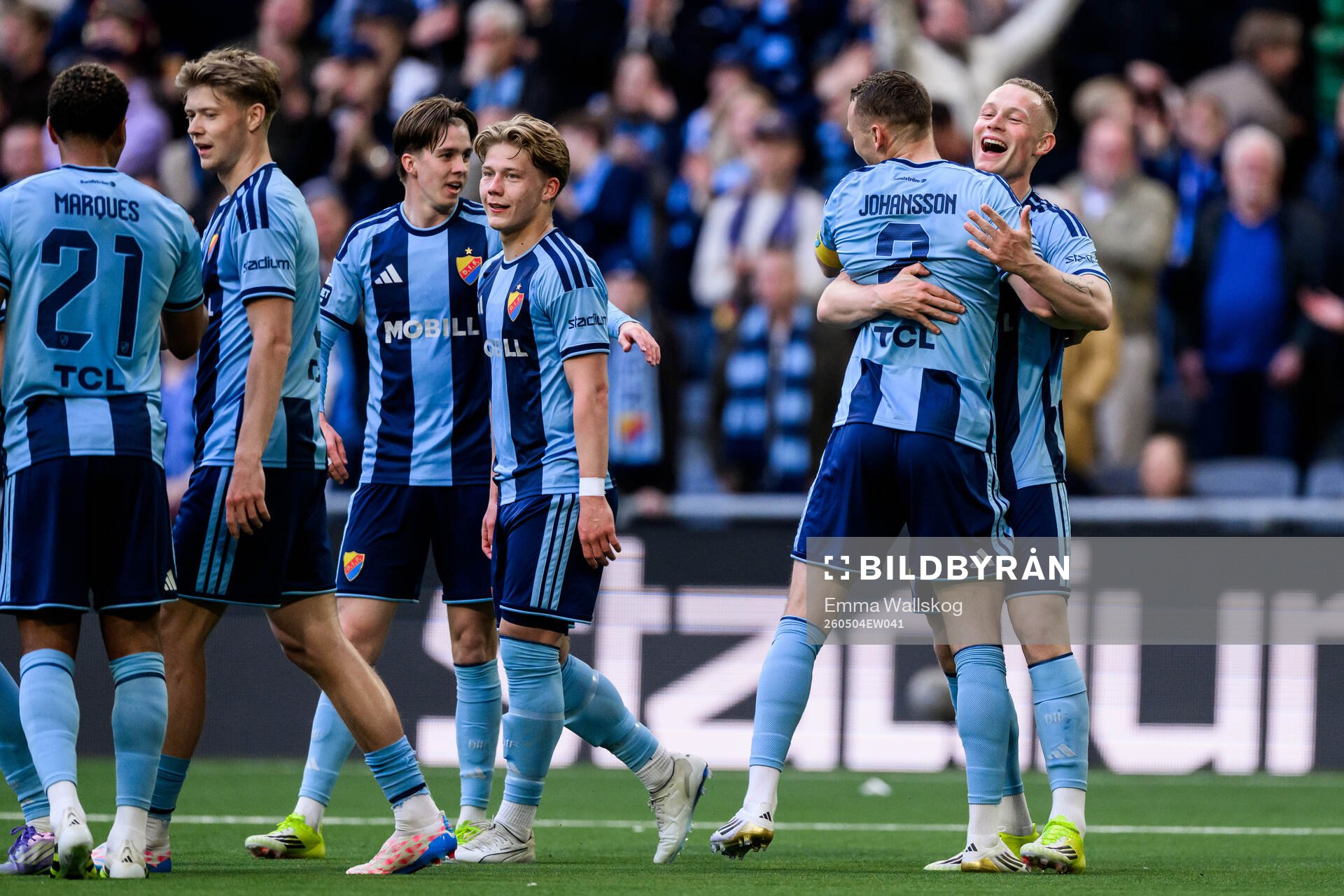 Djurgårdens Kristian Lien och Piotr Johansson jublar