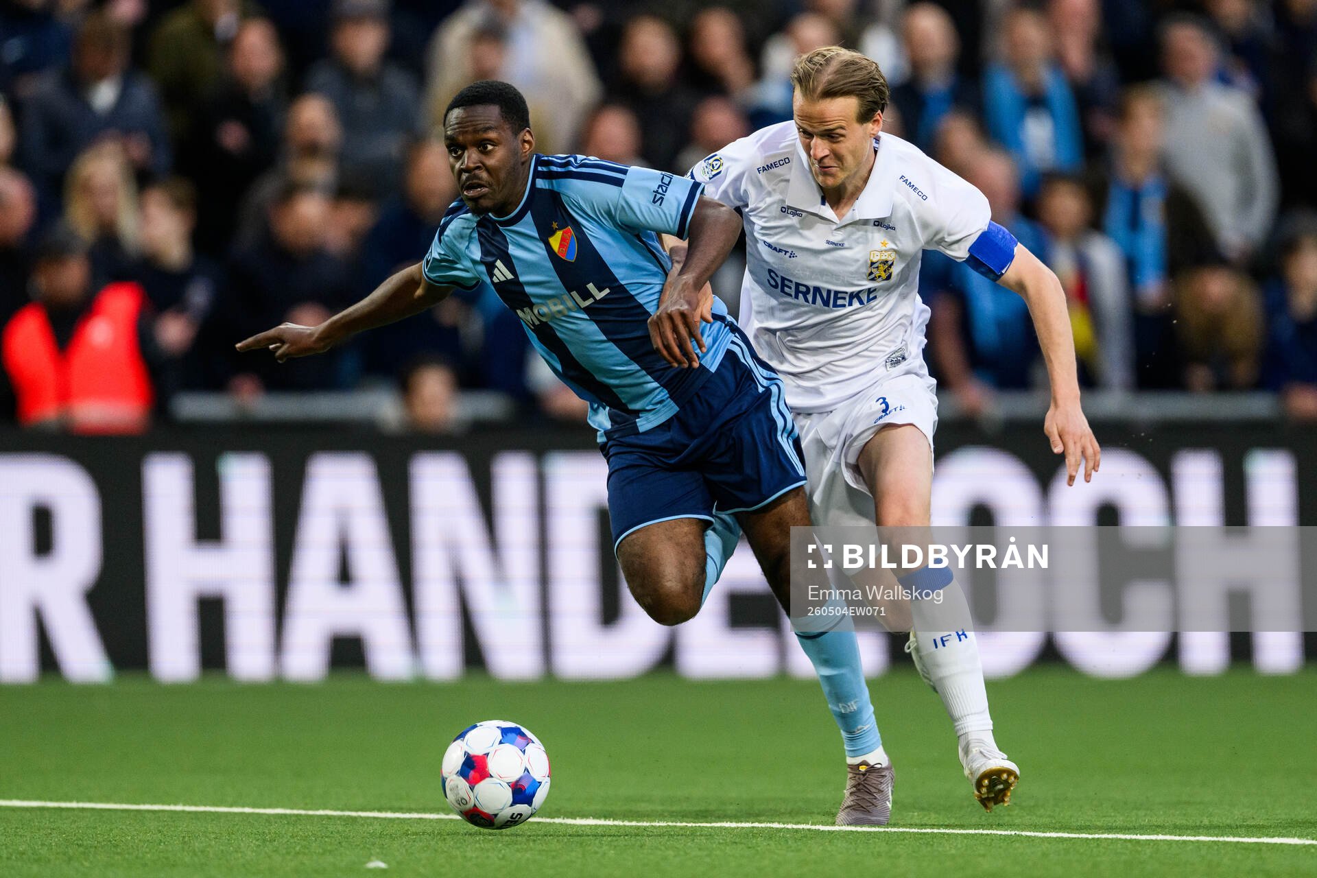 Djurgårdens Joel Asoro och IFK Göteborgs August Erlingmark