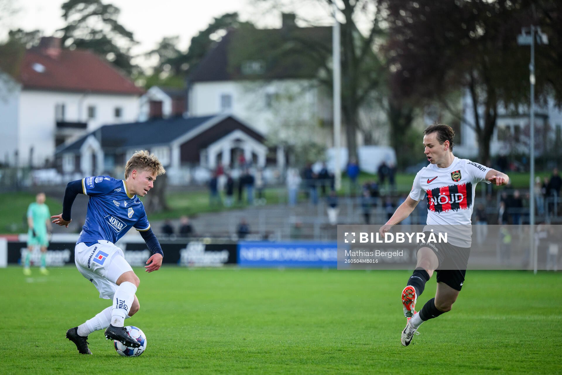Halmstads Otso Liimatta och Brommapojkarnas Alex Timossi