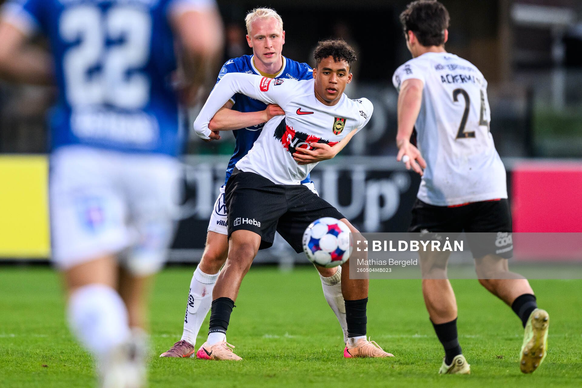 Halmstads André Boman och Brommapojkarnas Sion Oppong