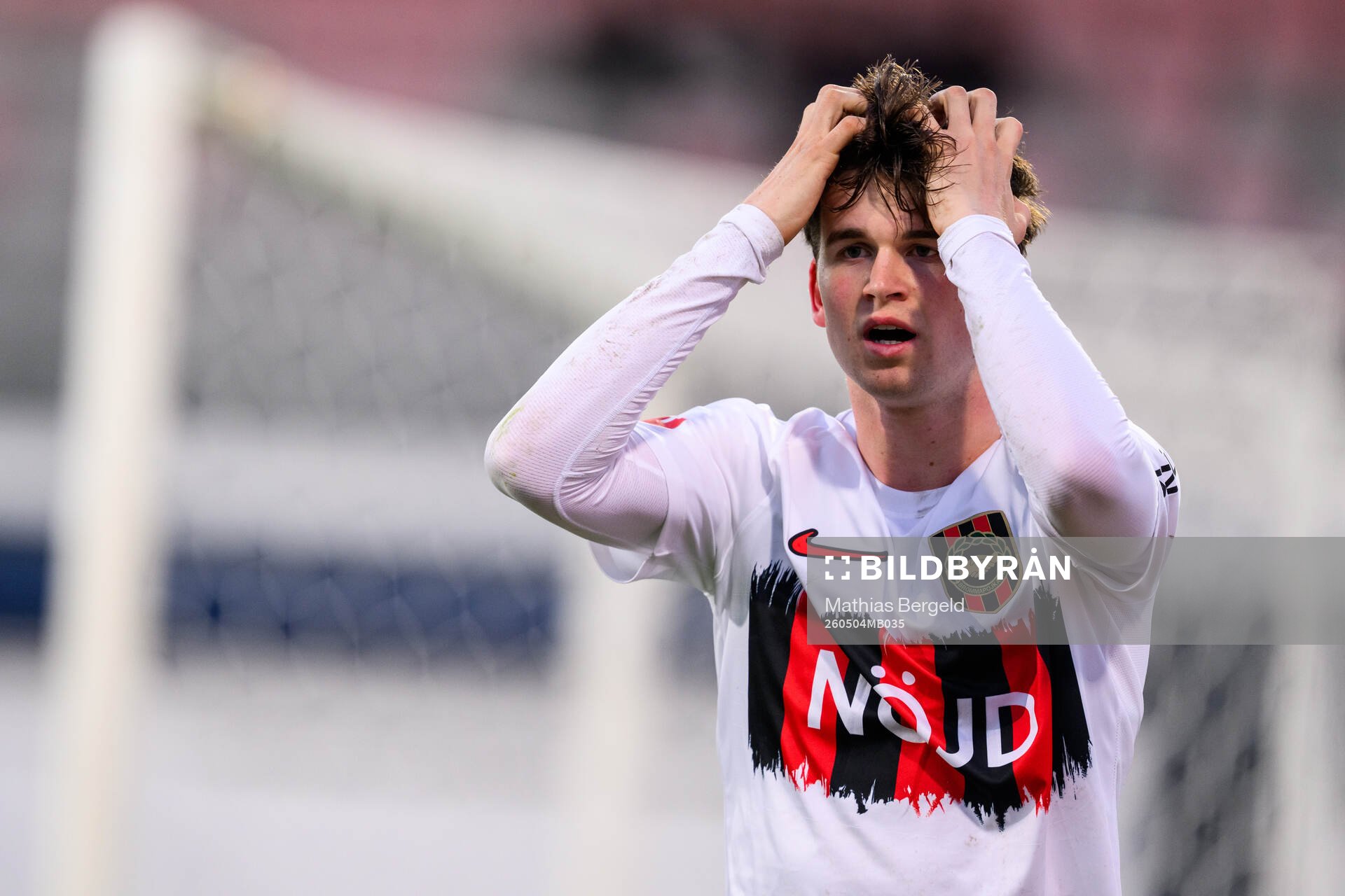 Brommapojkarnas Mads Kristian Hansen reagerar