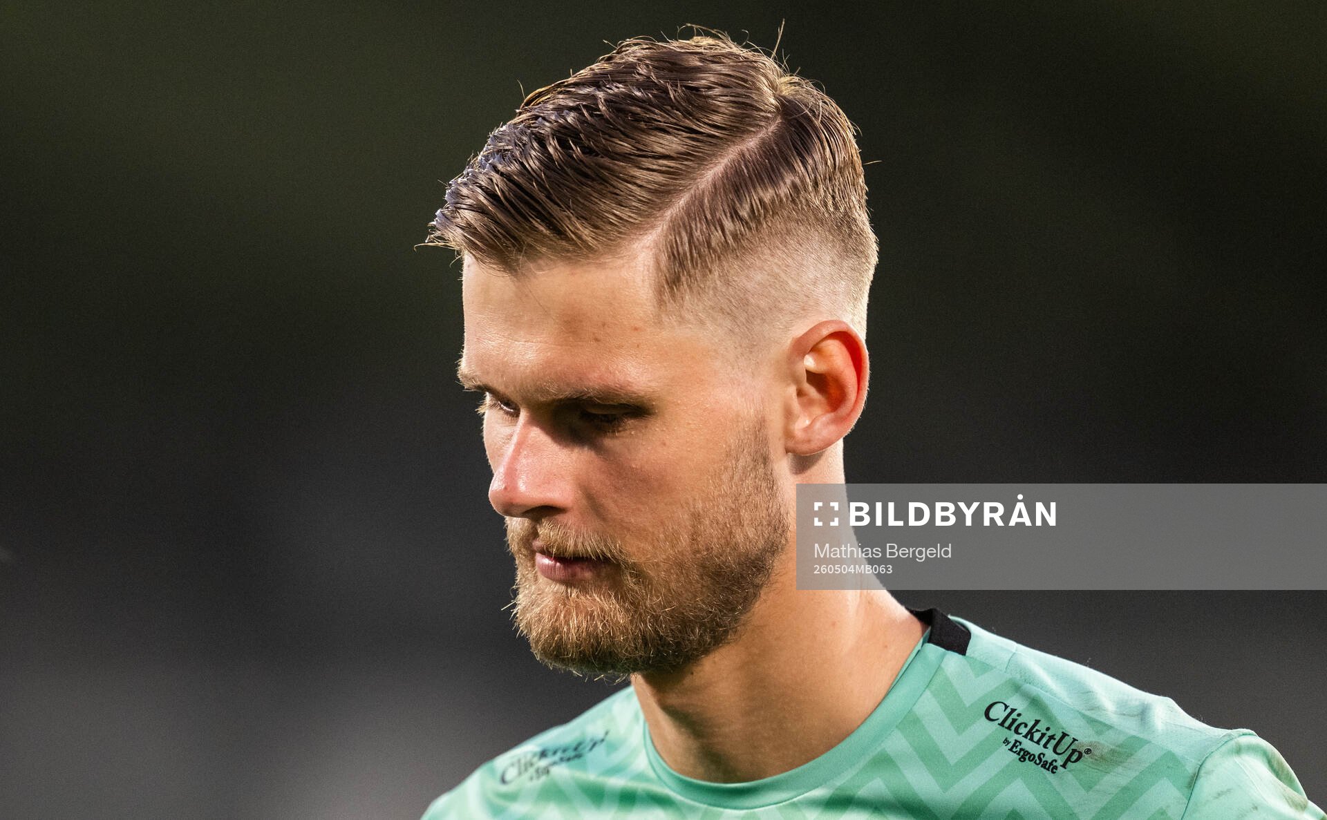 Halmstads målvakt Tim Rönning deppar