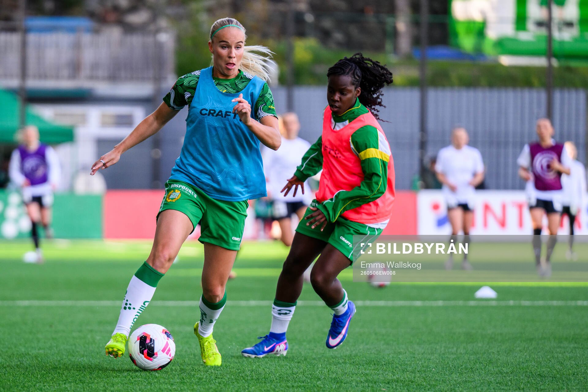 Hammarbys Stina Lennartsson och Vivienne Lia