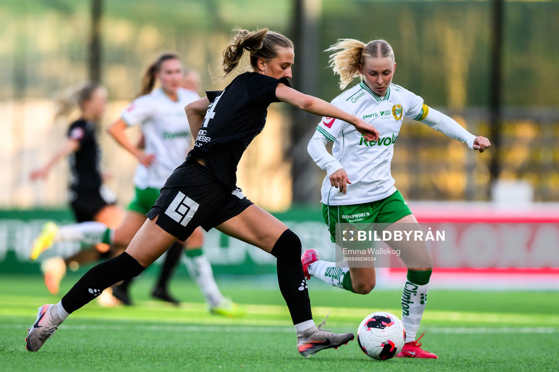 IK Uppsalas Angelina Klingberg och Hammarbys Emilie Joramo