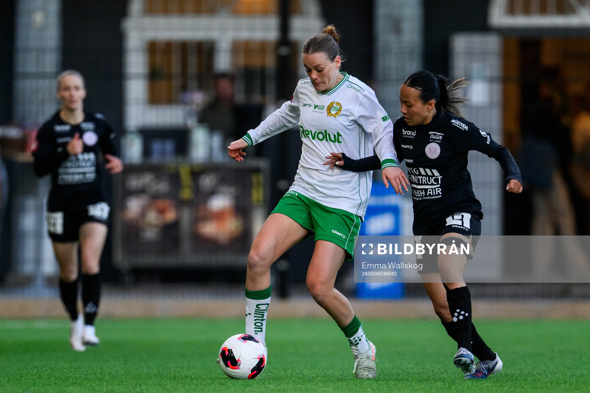 Hammarbys Sofia Reidy och IK Uppsalas Amanda Sundström