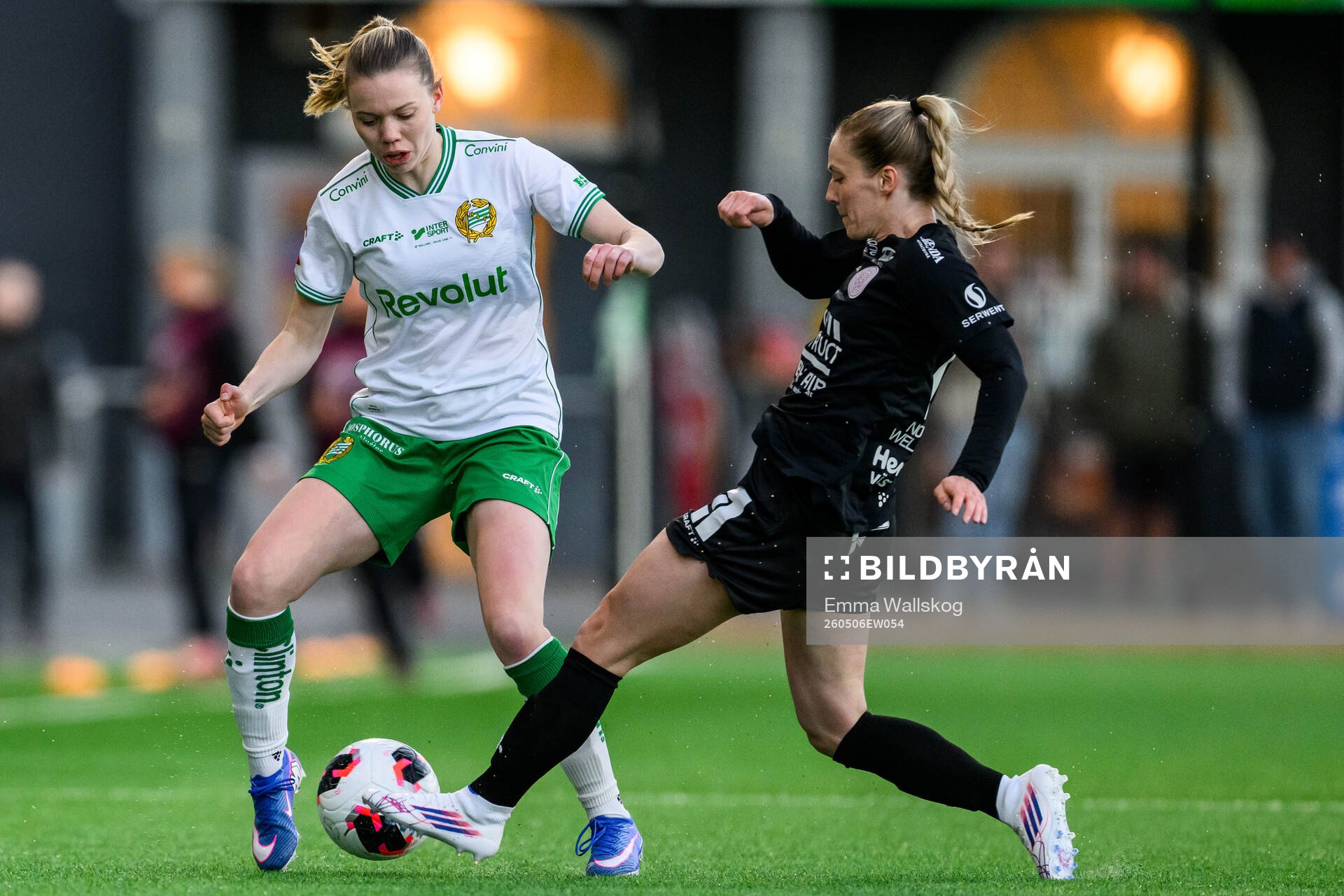 Hammarbys Bea Sprung och IK Uppsalas Sabina Ravnell