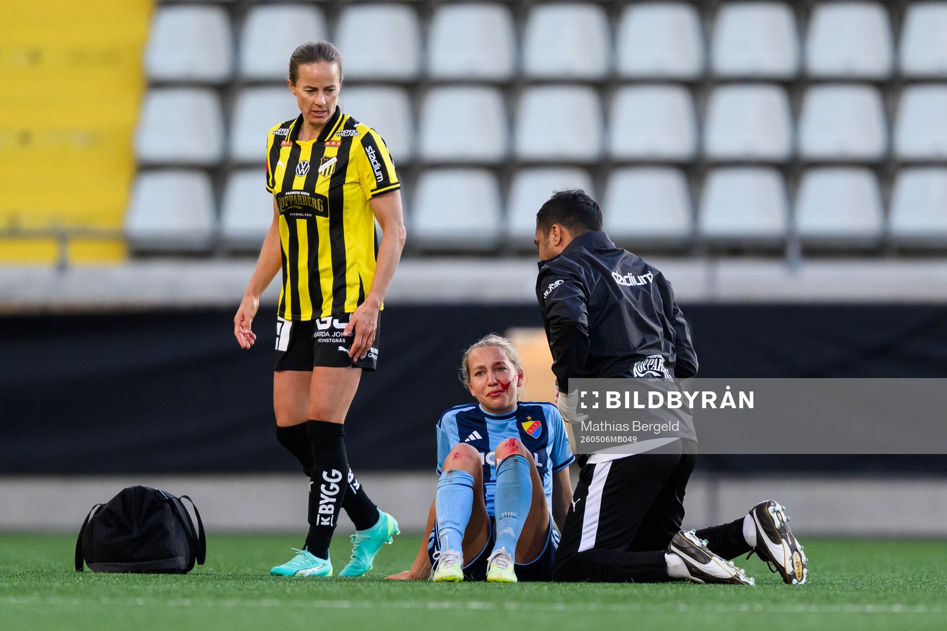 Häckens Aivi Luik och Djurgårdens Sara Eriksson