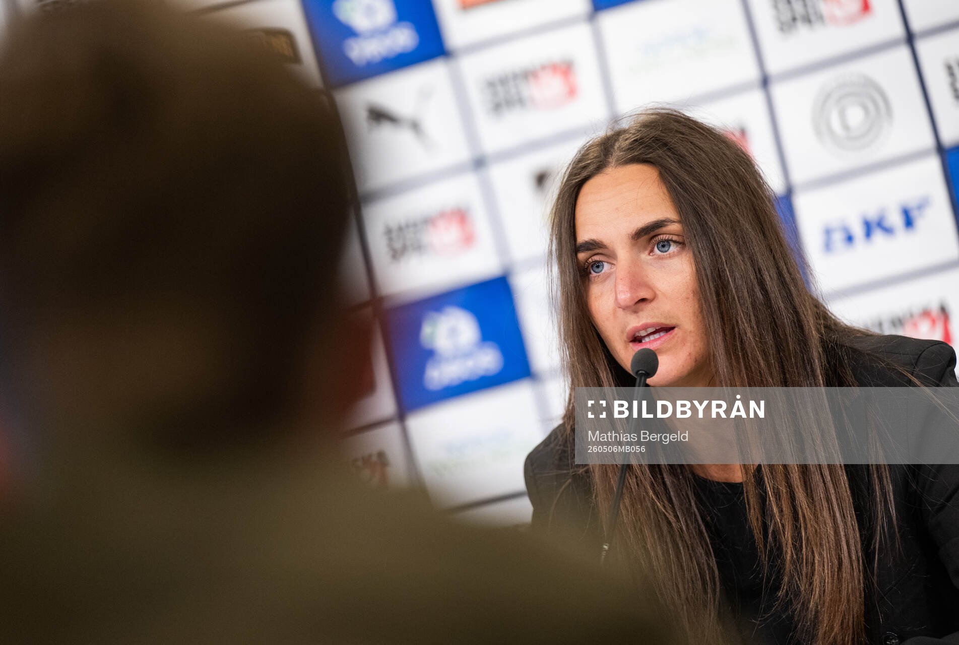 Häckens tränare Elena Sadiku på presskonferensen