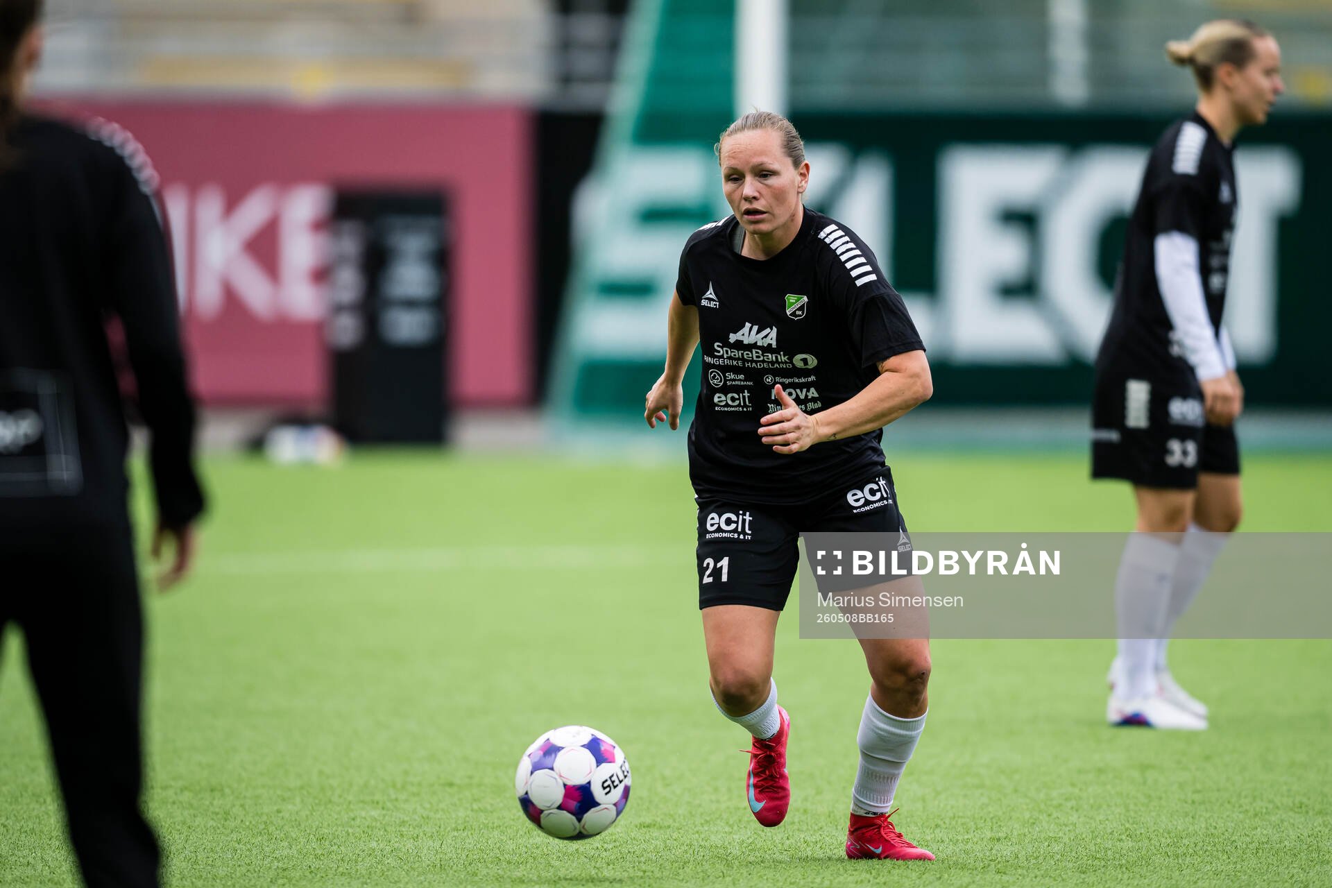 Silje Bekkåsen Nyhagen of Hønefoss warms up
