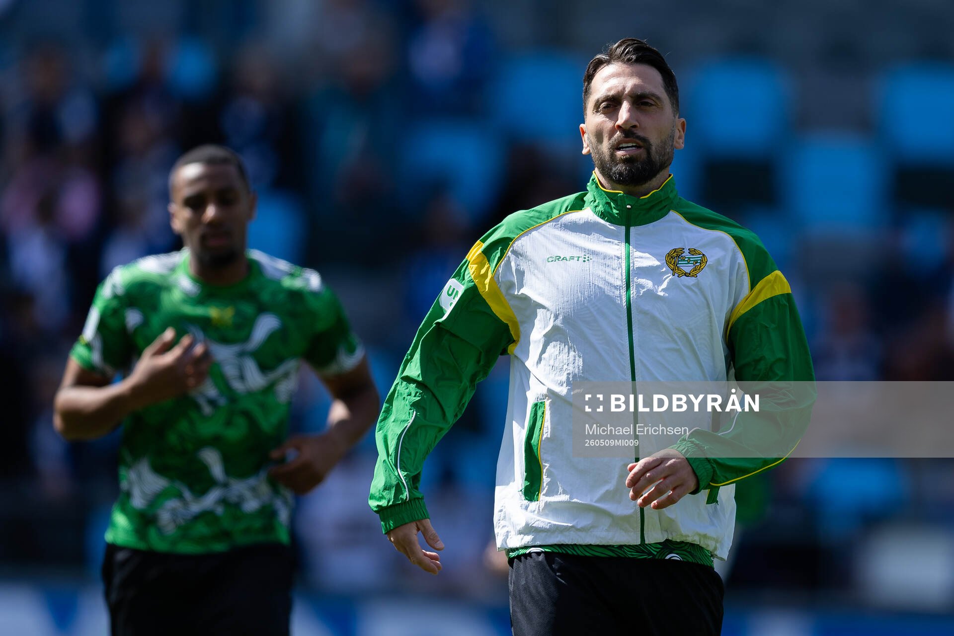 Hammarbys Nahir Besara värmer upp