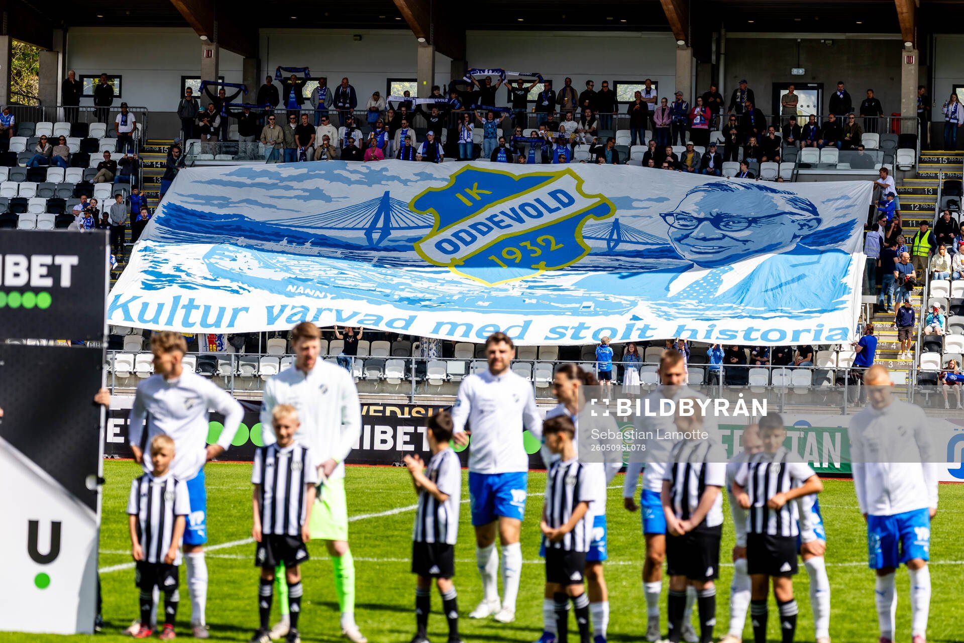 Oddevolds klack med tifo