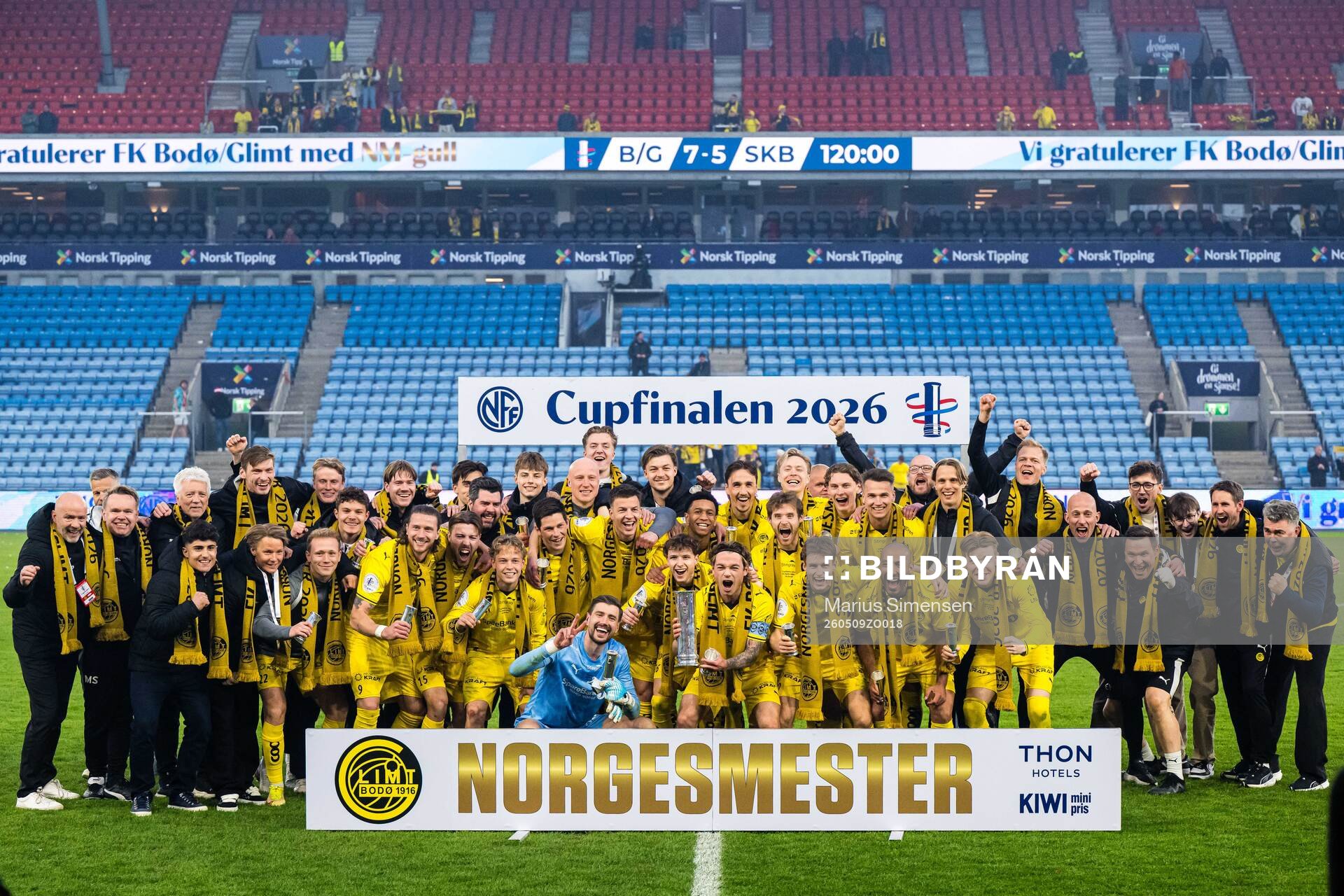 Players of Bodø/Glimt celebrates with the trophy
