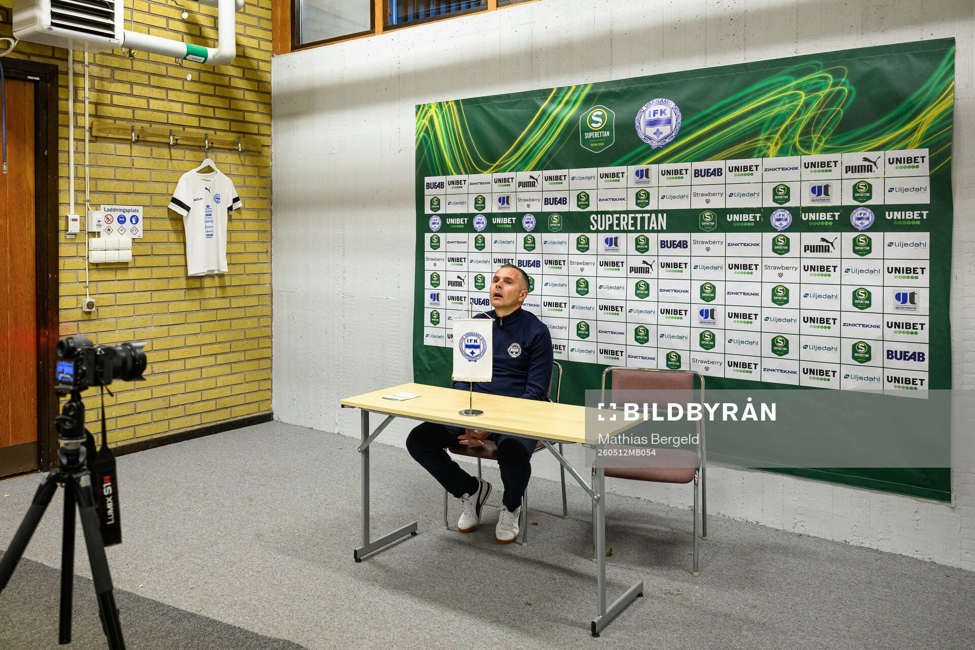 IFK Värnamos tränare Srdjan Tufegdzic vid en