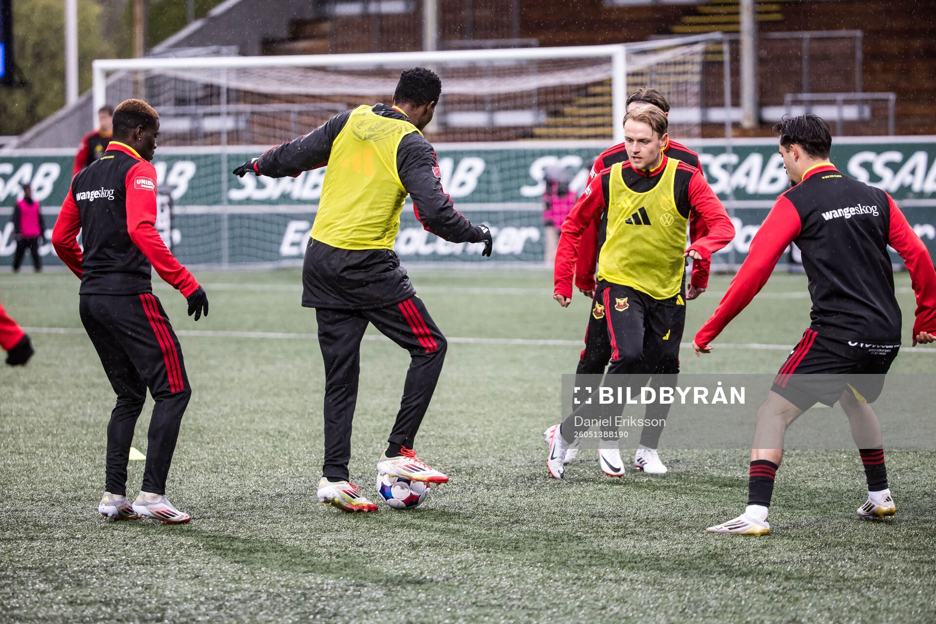 Östersund spelar värmer upp