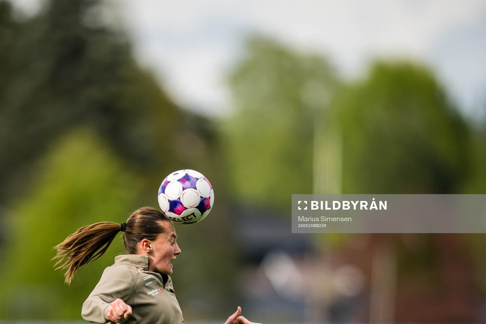 Mille Helland Flø of Stabæk warms up