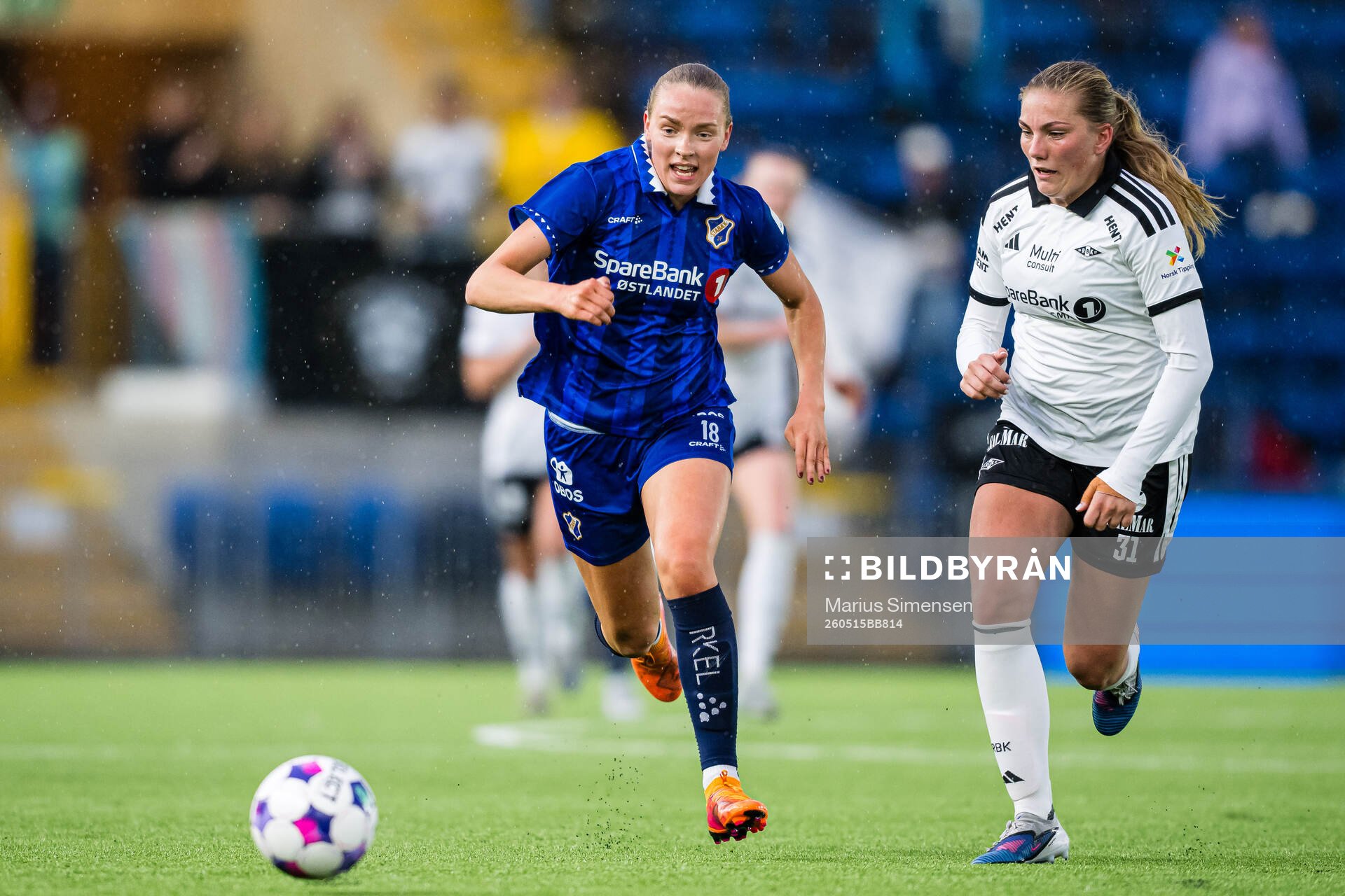 Anna Malmin of Stabæk and Andrea Buberg of Rosenborg