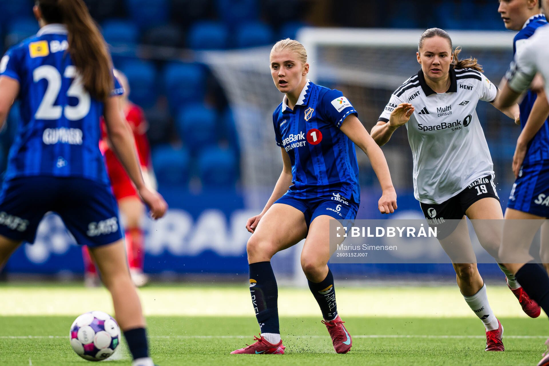 Celia Lind Halvorsen of Stabæk and Rebecka Wanvik Holum of