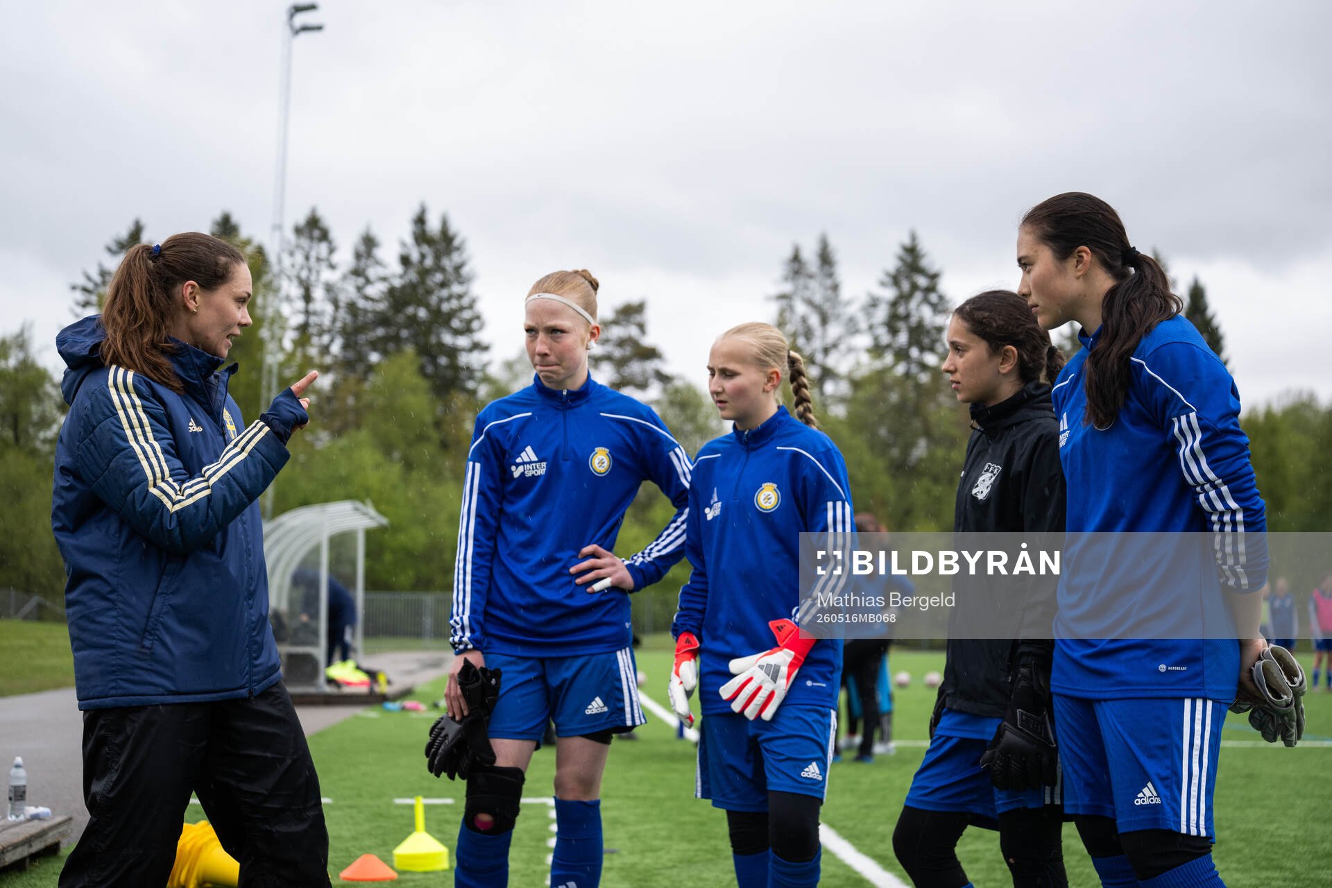En målvaktsinstruktör Svenska Fotbollsförbundet, pratar