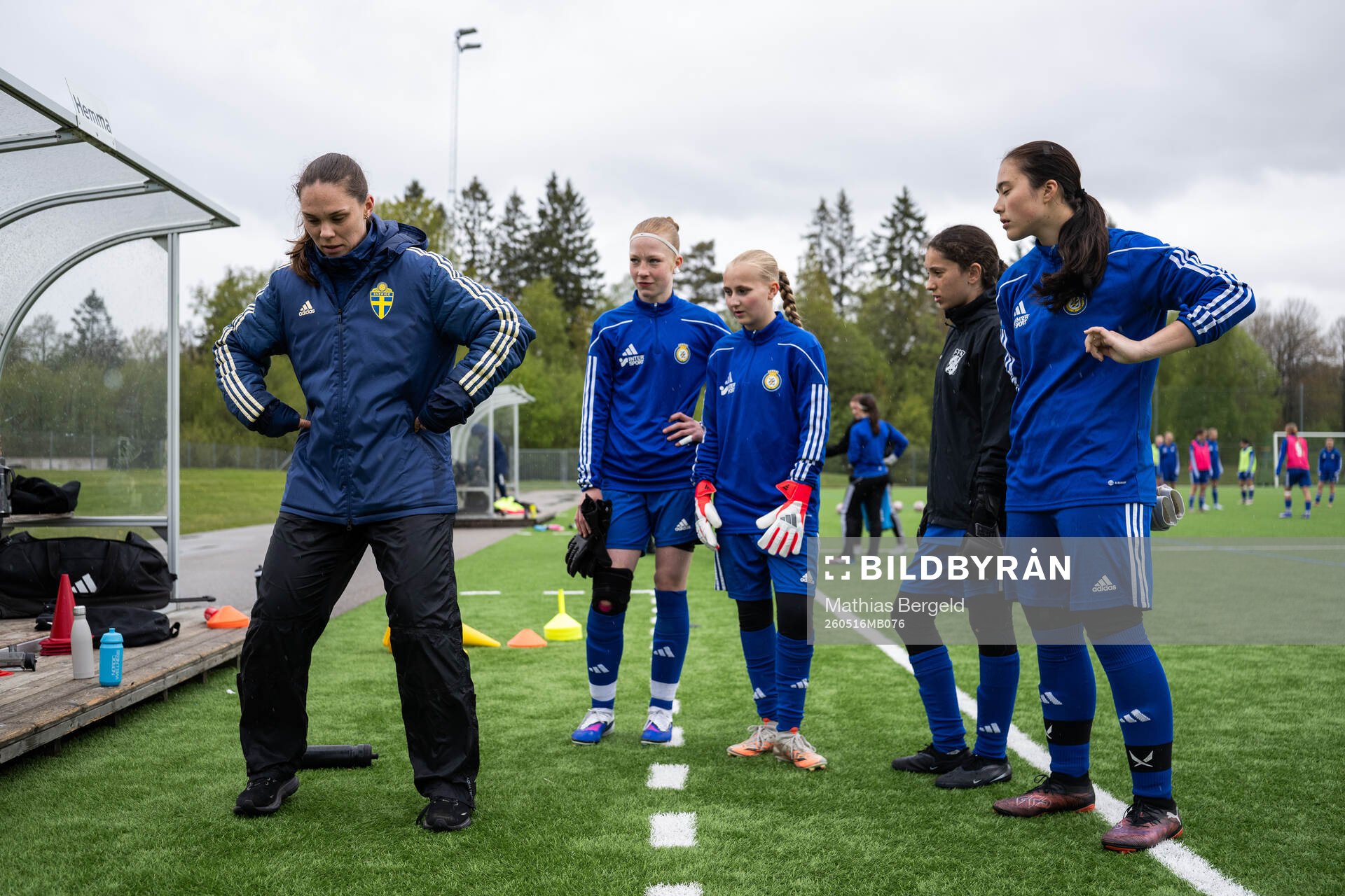 En målvaktsinstruktör Svenska Fotbollsförbundet, pratar