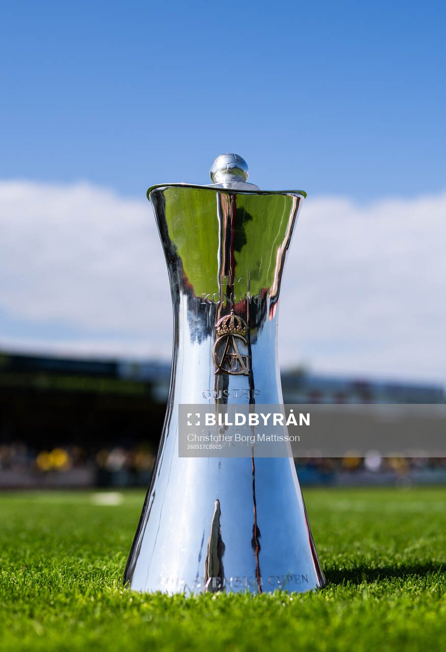 Gustaf VI Adolfs pokal på gräset