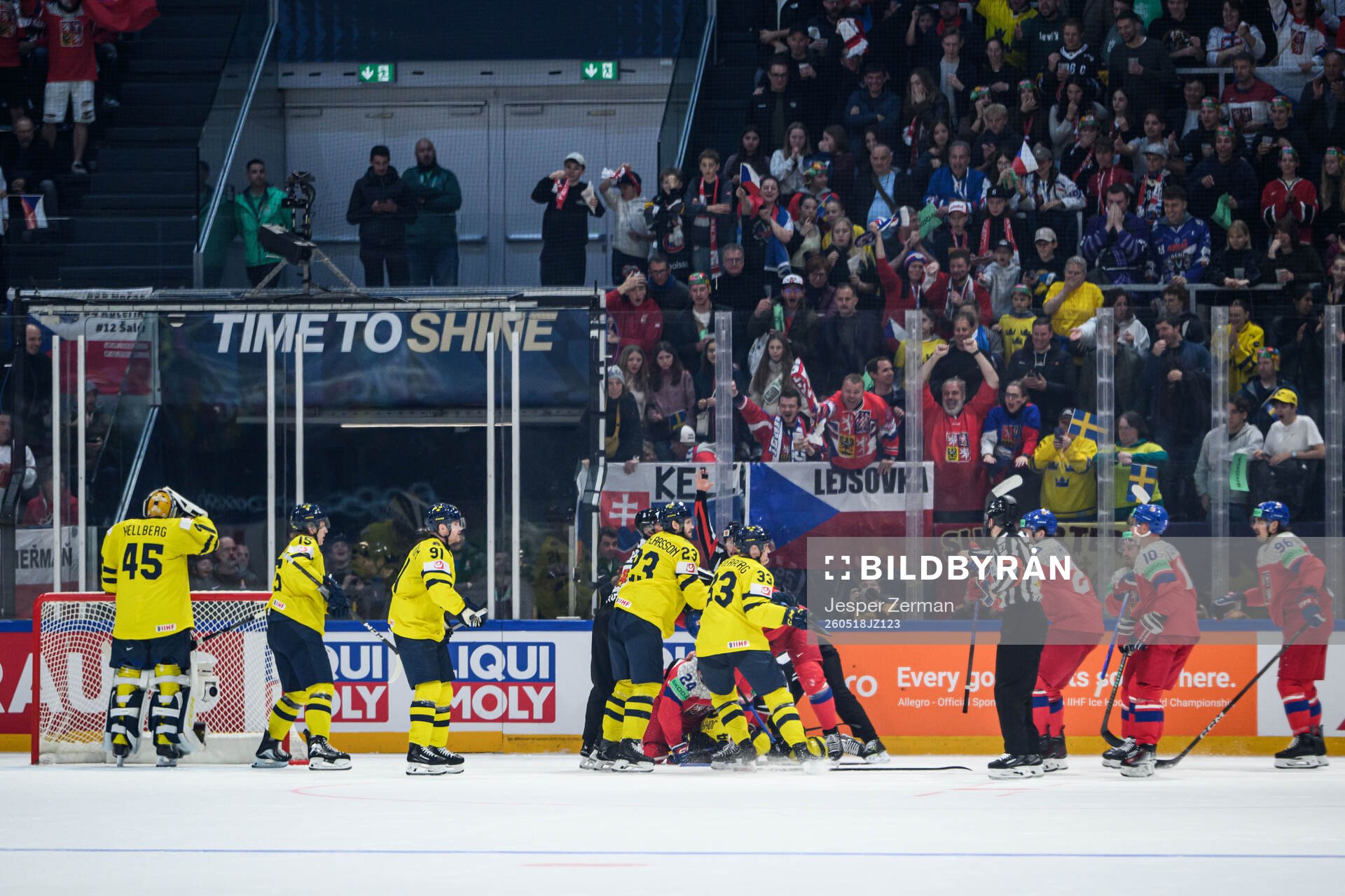 Oliver Ekman-Larsson and Jakob Silfverberg of Sweden