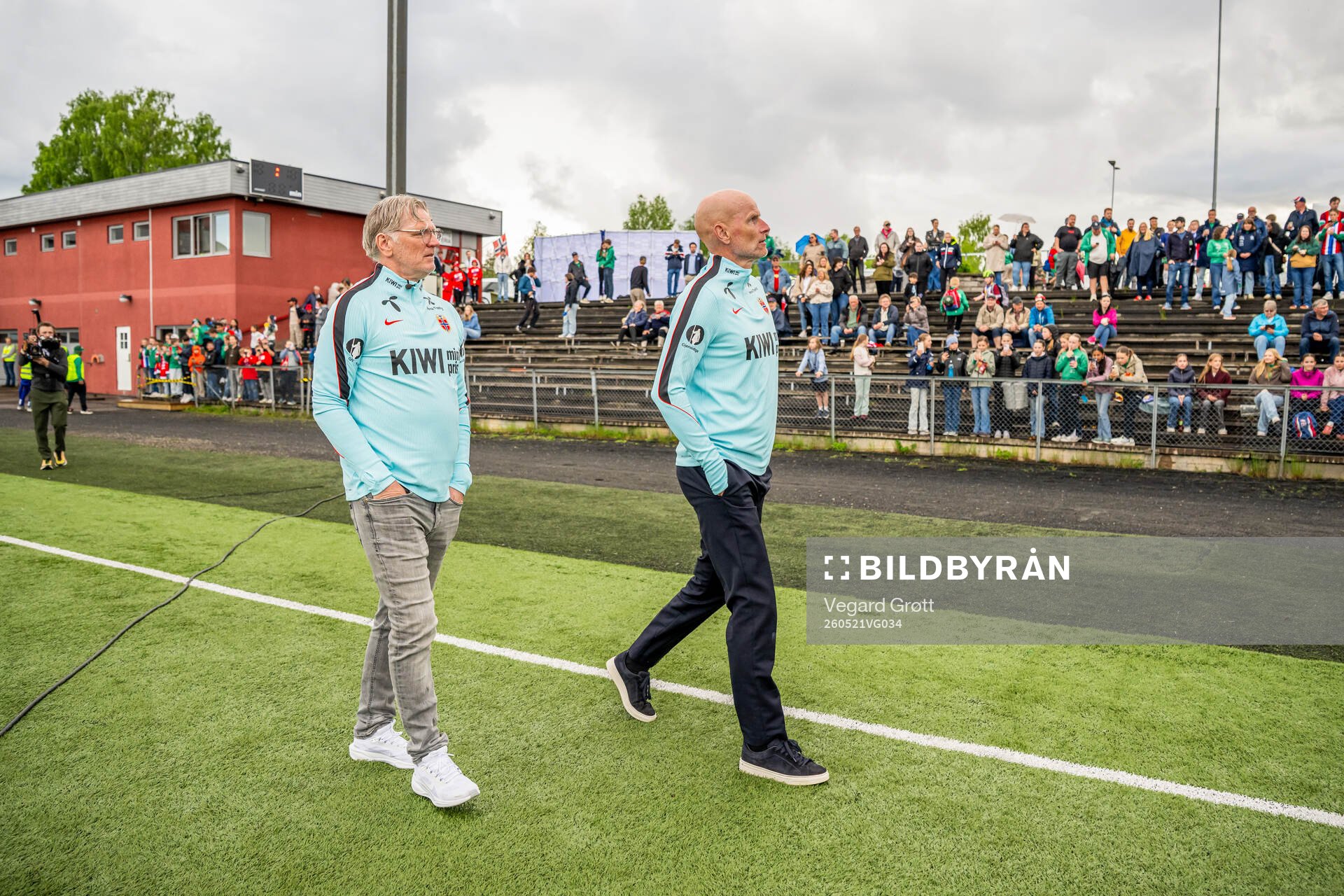 Head coach Ståle Solbakken and assistant coach Kent
