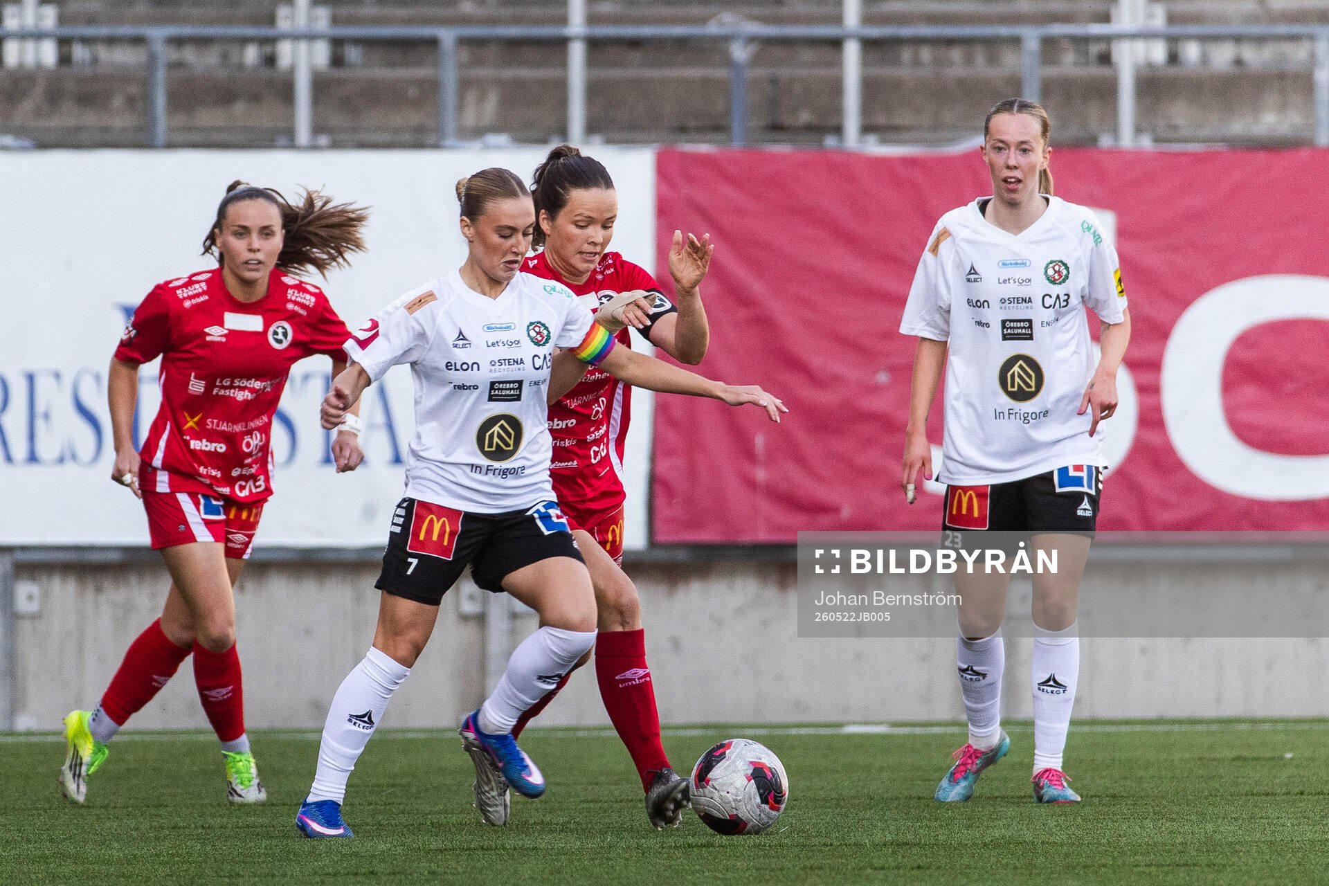Örebro SKs Nora Törngren och KIF Örebros Rowan Lapi