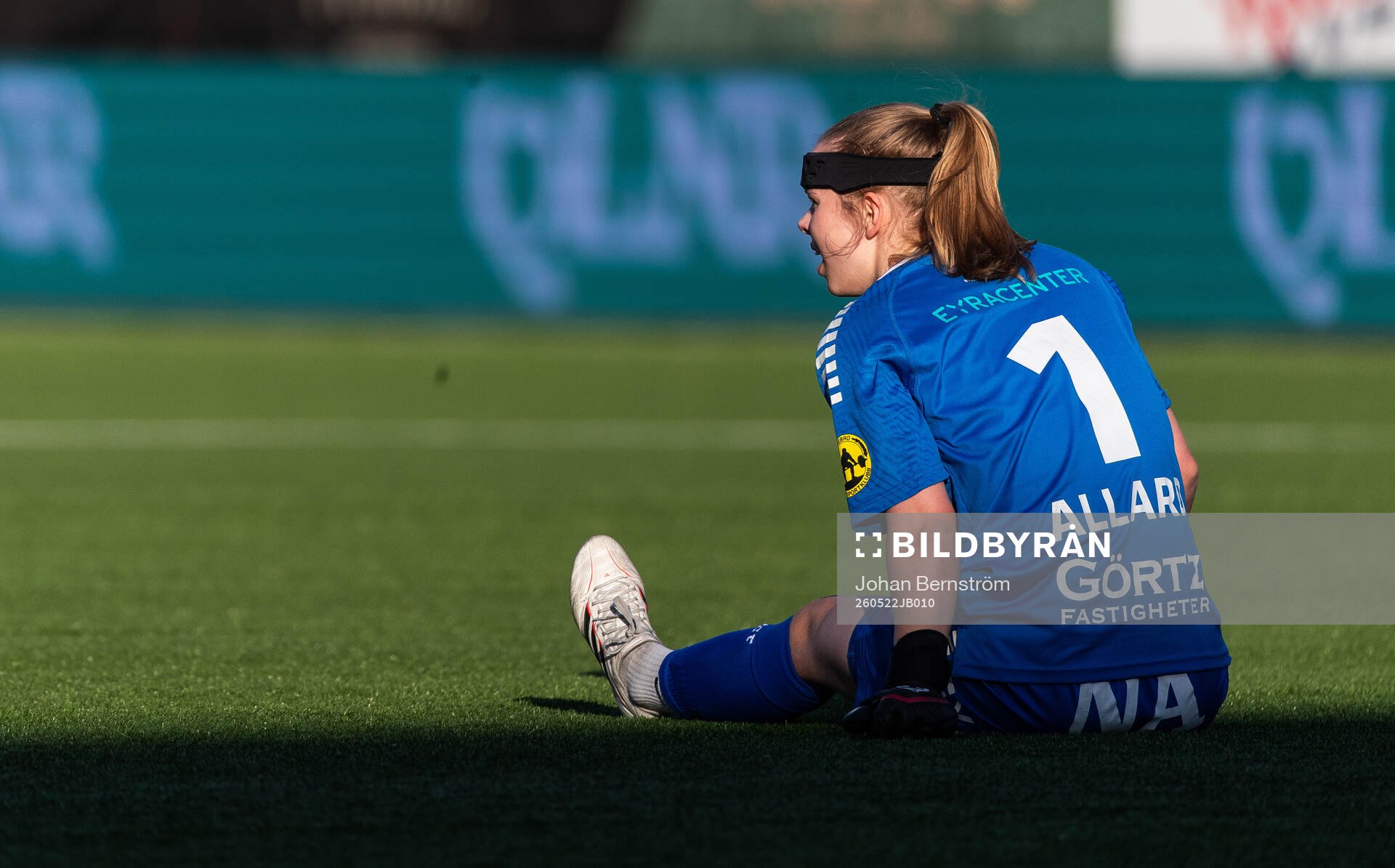 Örebro SKs målvakt Nadine Allard har ont