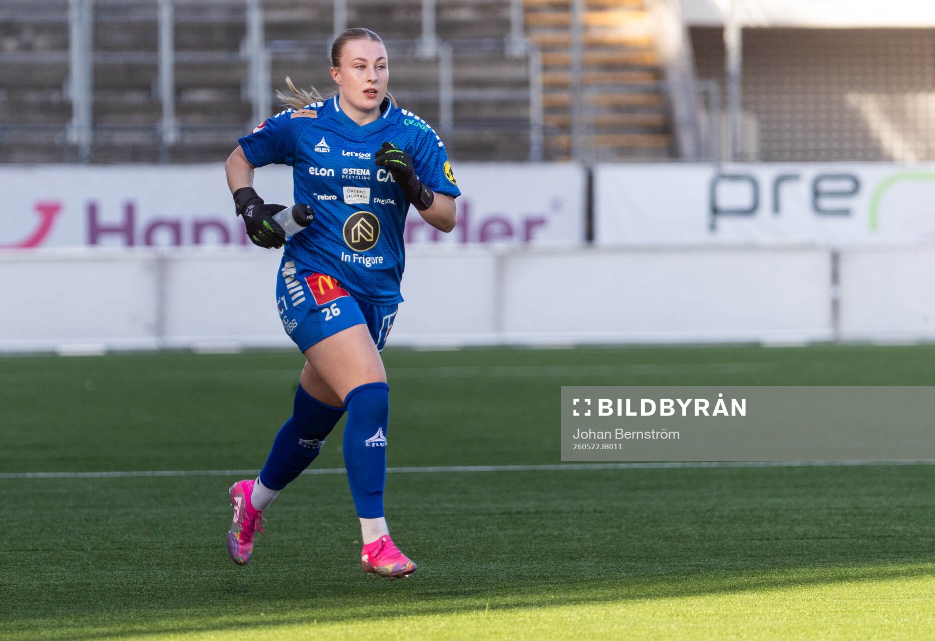 Örebro SKs målvakt Miranda Bergsten byts in