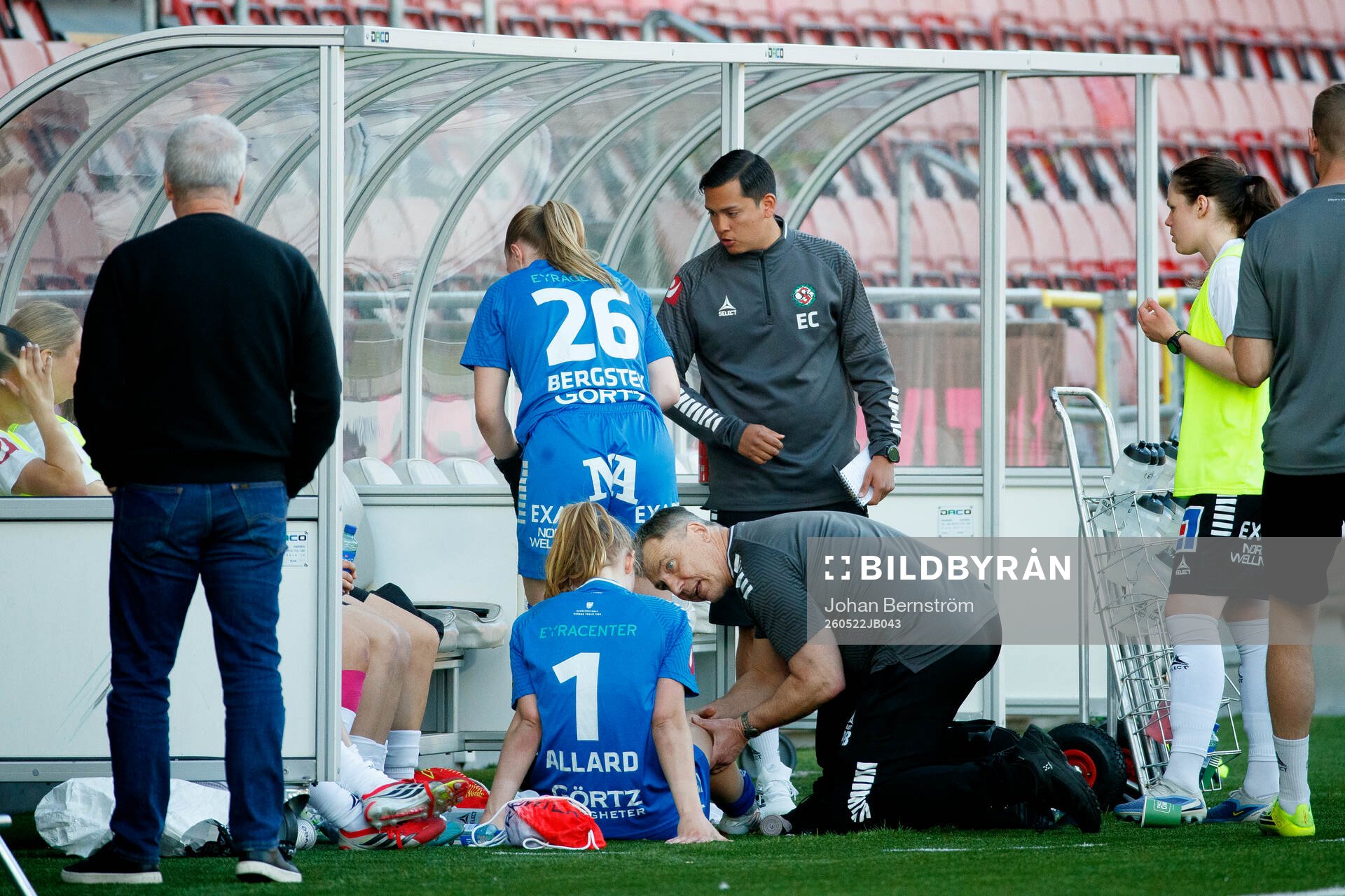 Örebro SKs målvakt Nadine Allard och målvakt Miranda