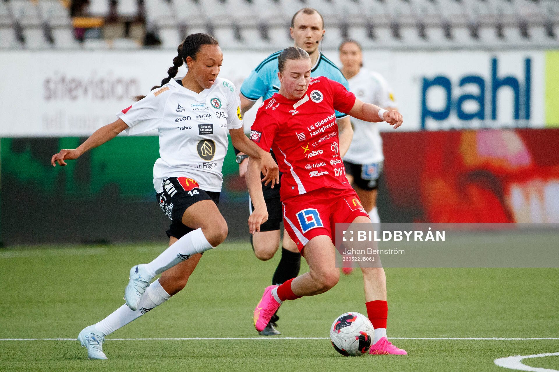 Örebro SKs Olivia Okara och KIF Örebros Helene