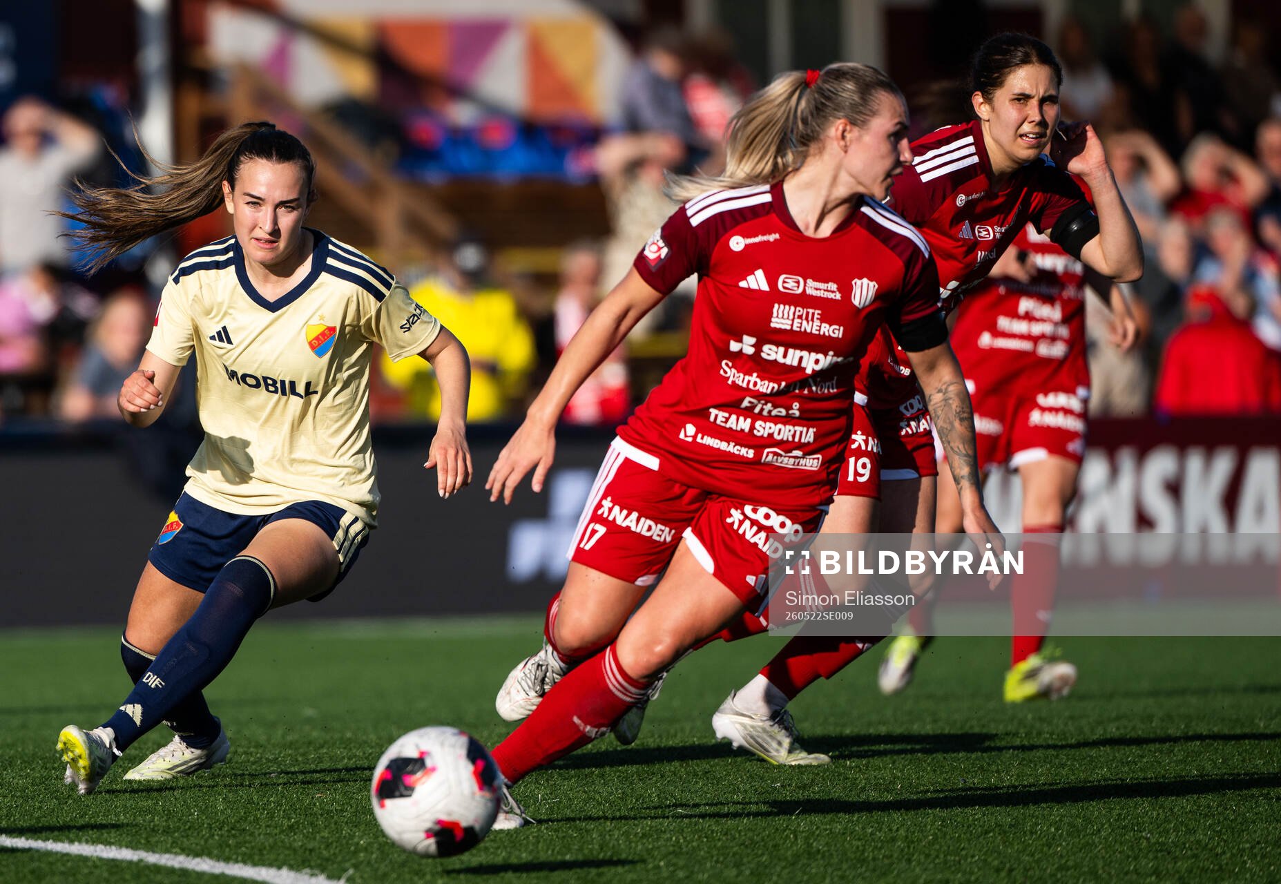 Djurgårdens Lucia Duras och Piteås Selina Henriksson