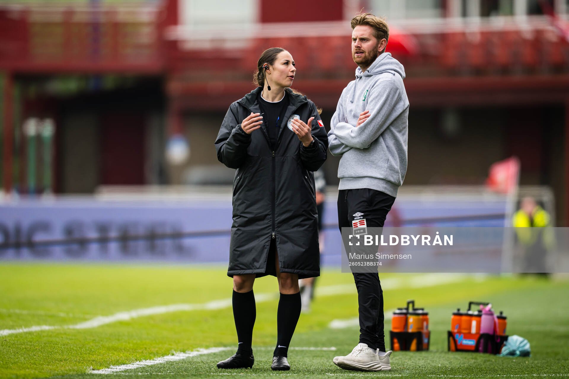 Josie Mirabell Kuhnert, fourth official, and head coach Ole