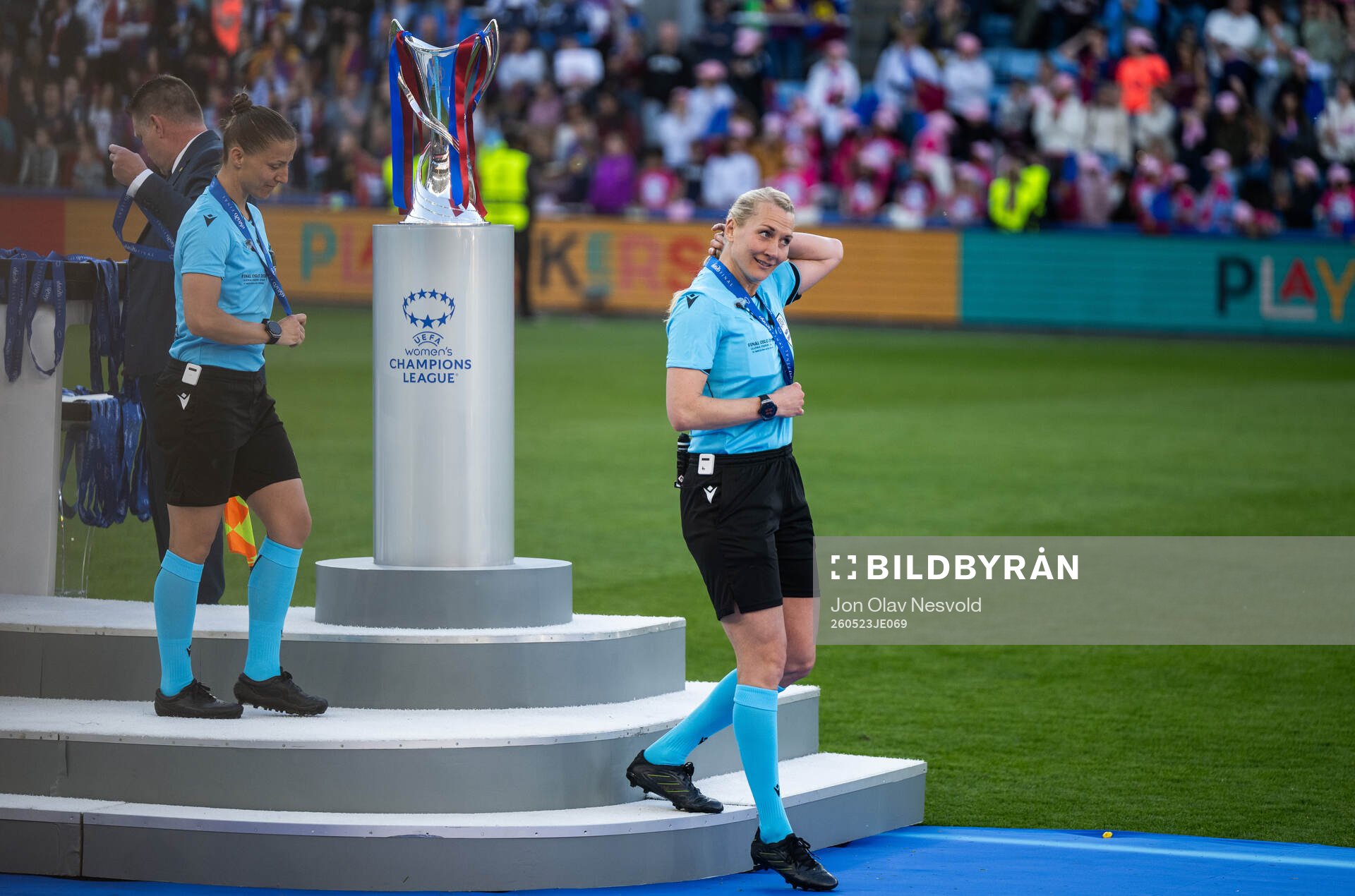 Assistant referee Almira Spahić and rreferee Tess Olofsson