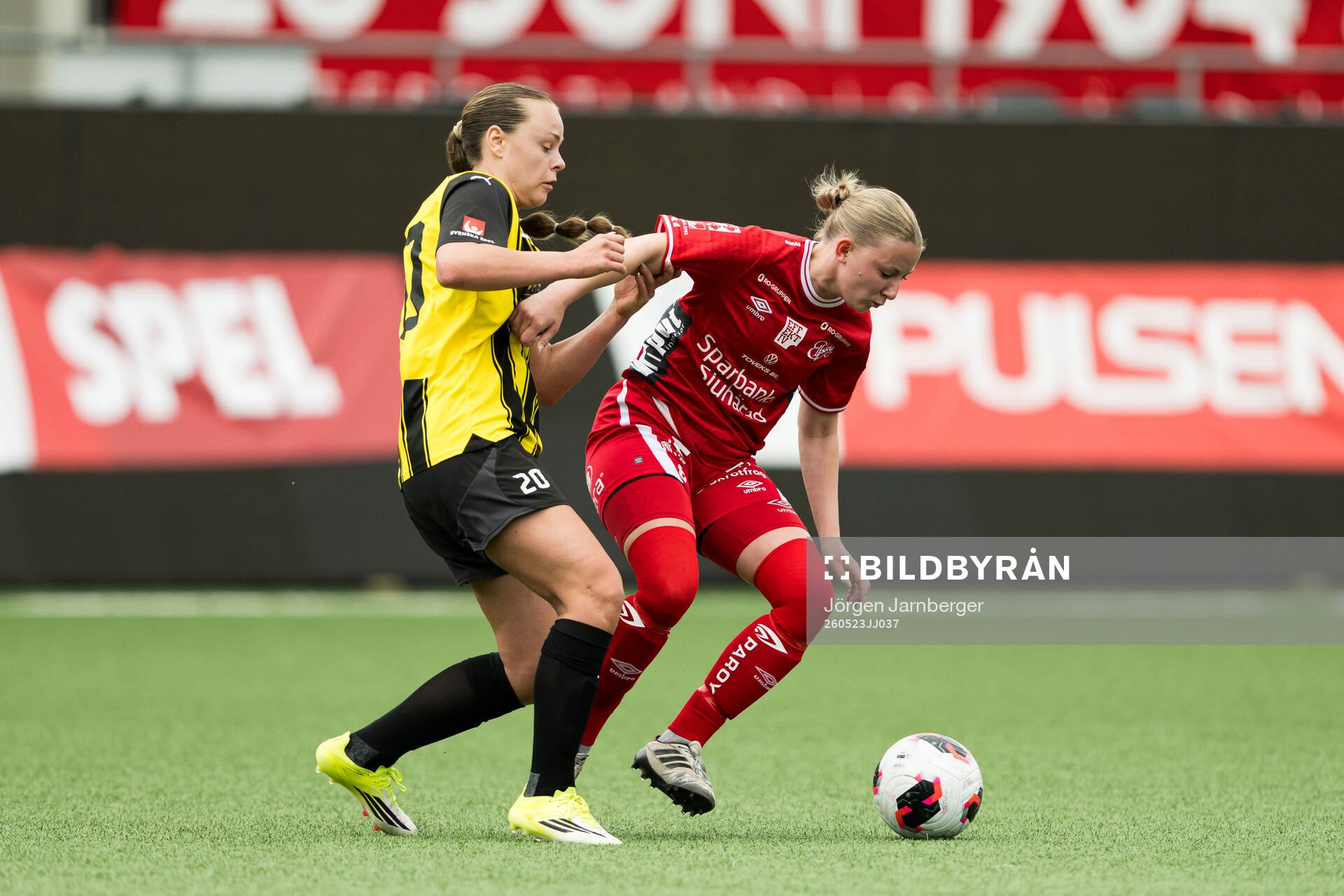 Häckens Sandra Lundberg och Elfsborgs Hanna Gunnarsson