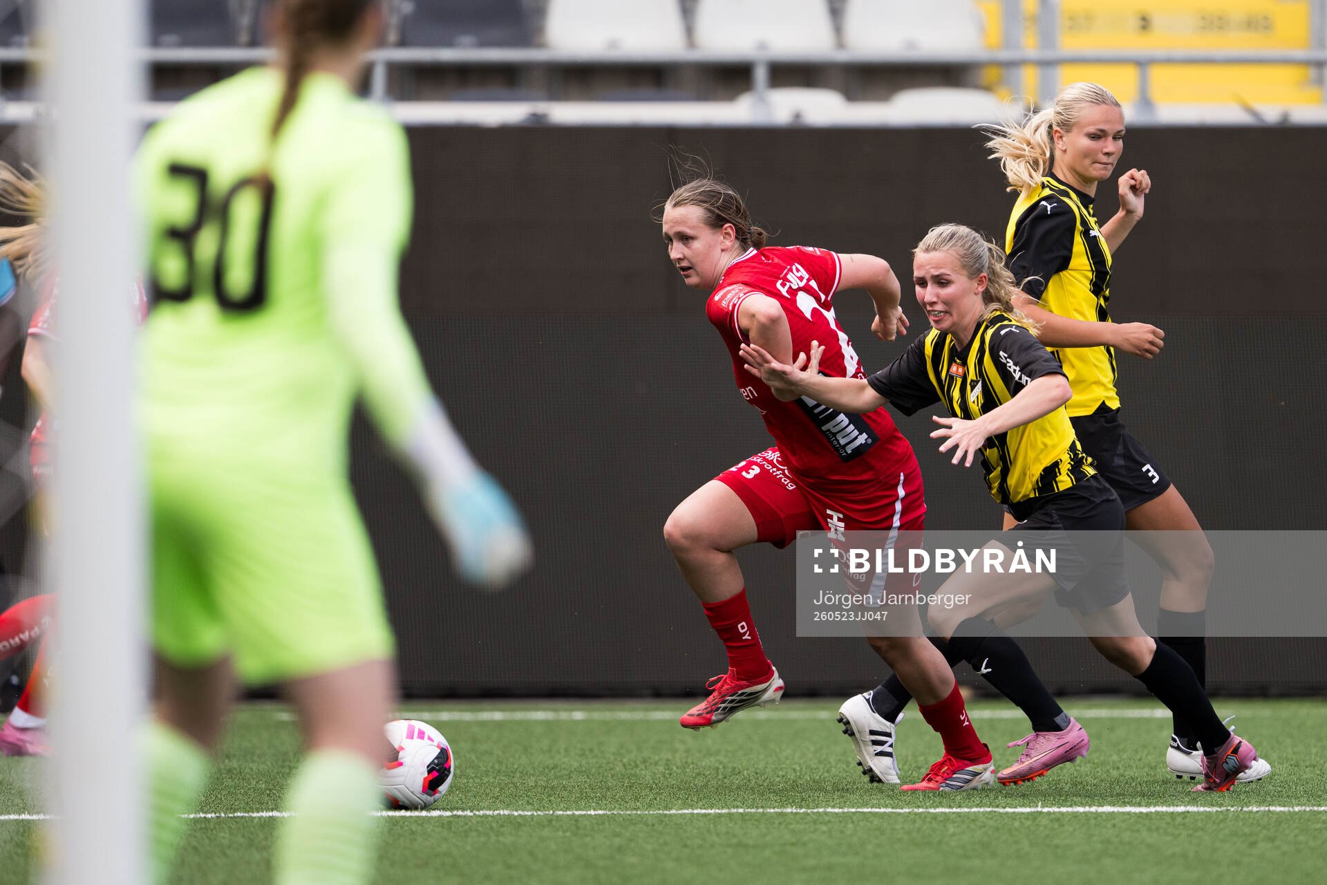 Elfsborgs Ellen Nilsson och Häckens Nathalie Staaf